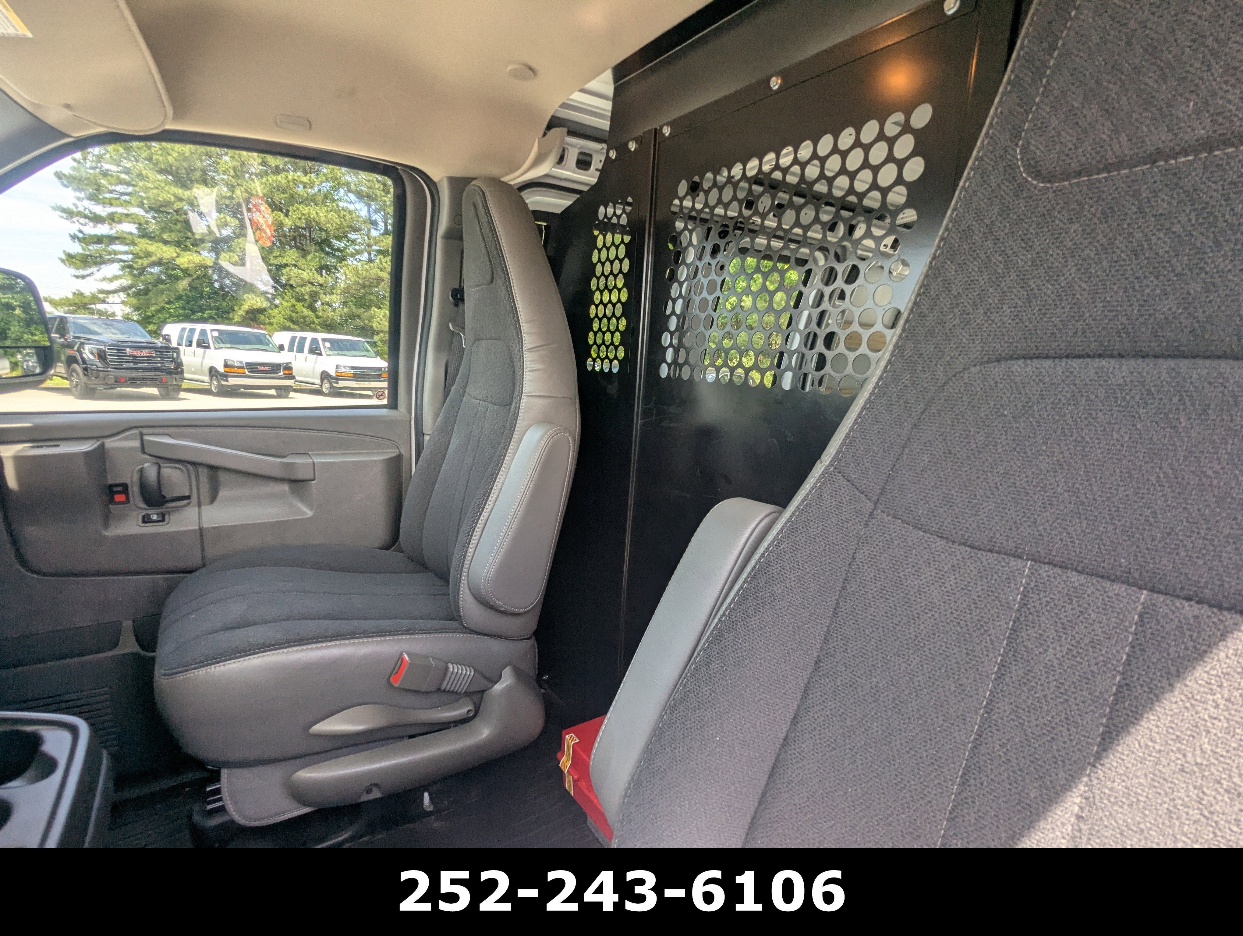 2025 Chevrolet Express Cargo WT