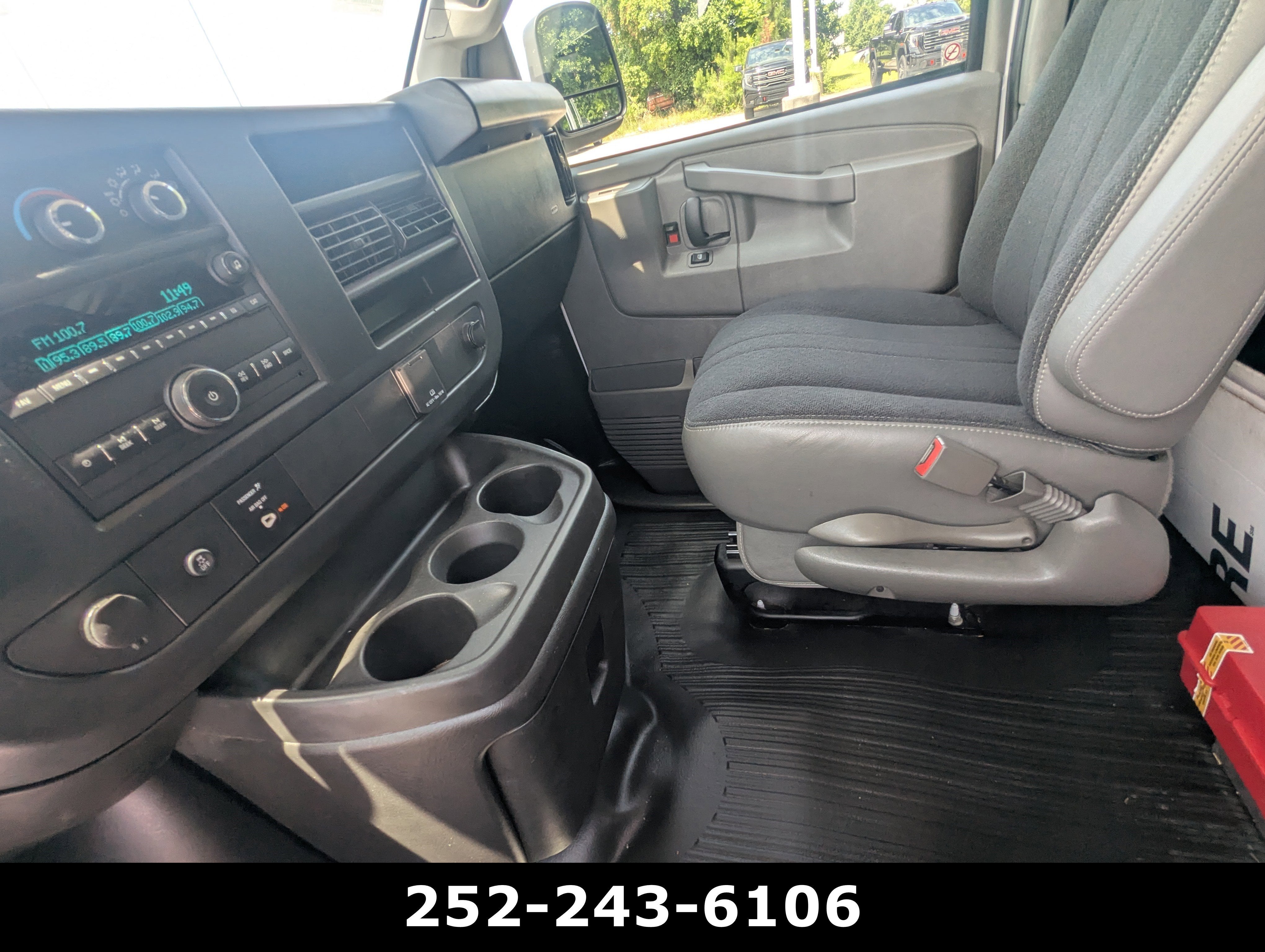 2025 Chevrolet Express Cargo WT