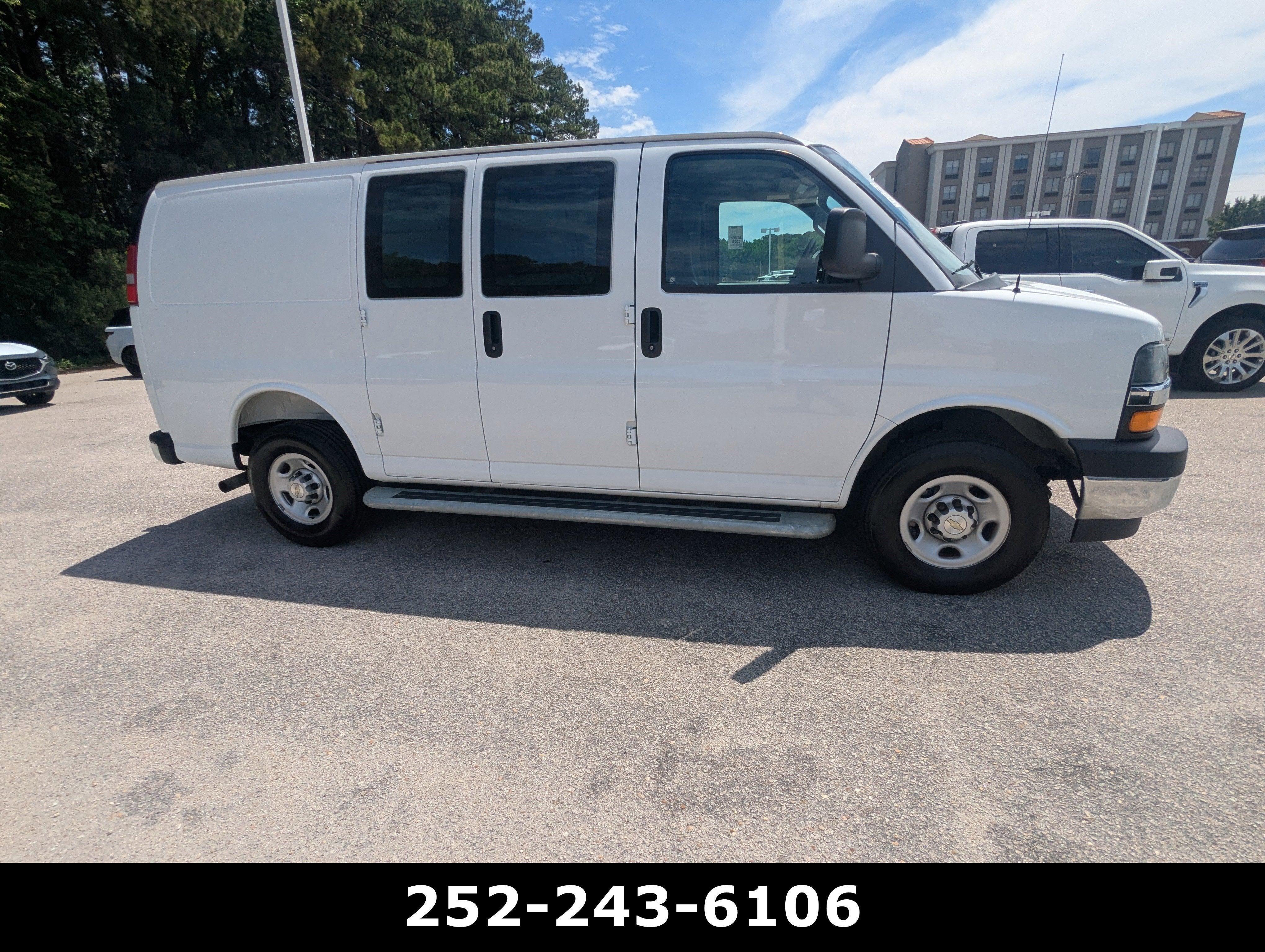 2025 Chevrolet Express Cargo WT
