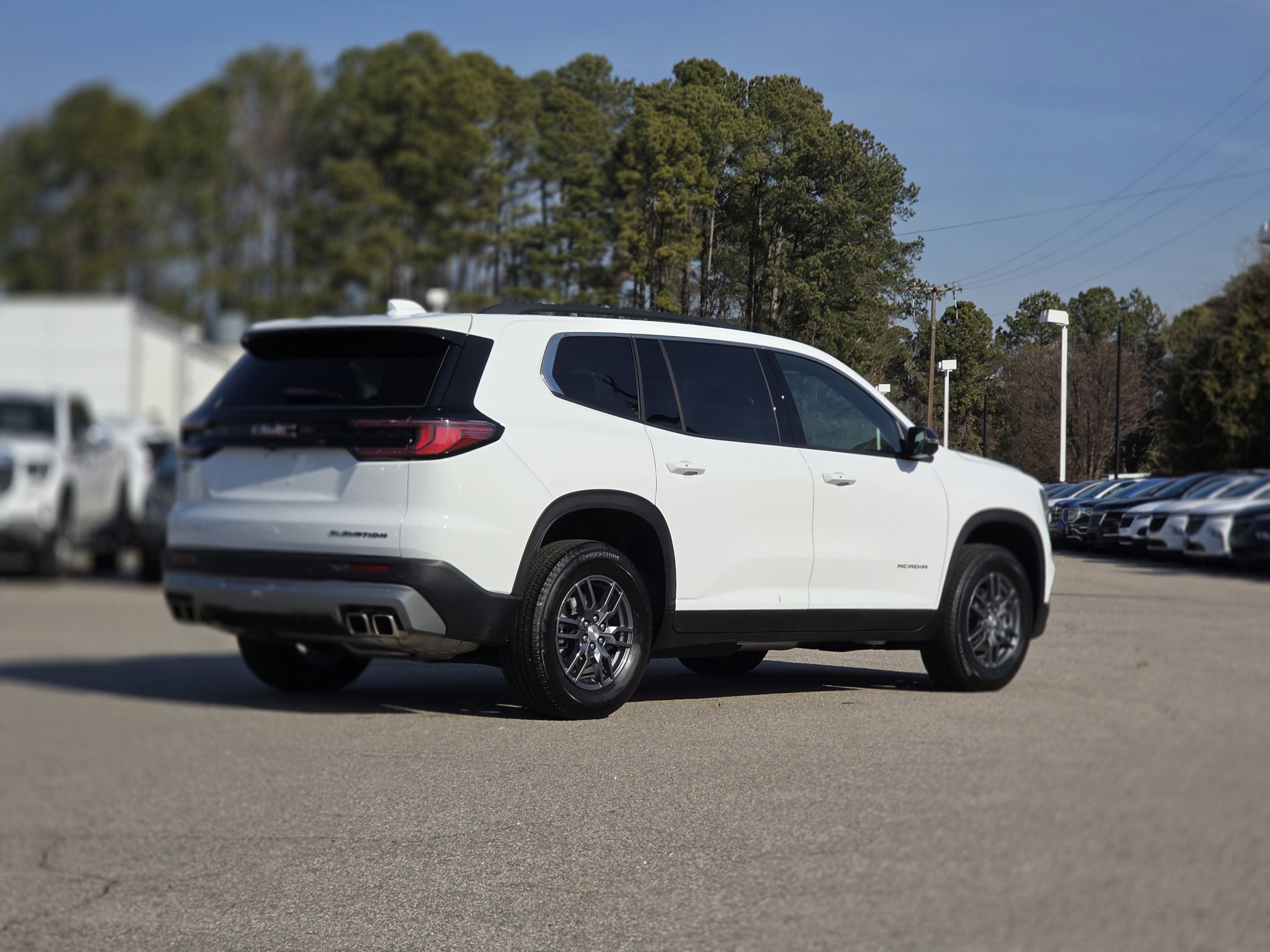 2025 GMC Acadia Elevation