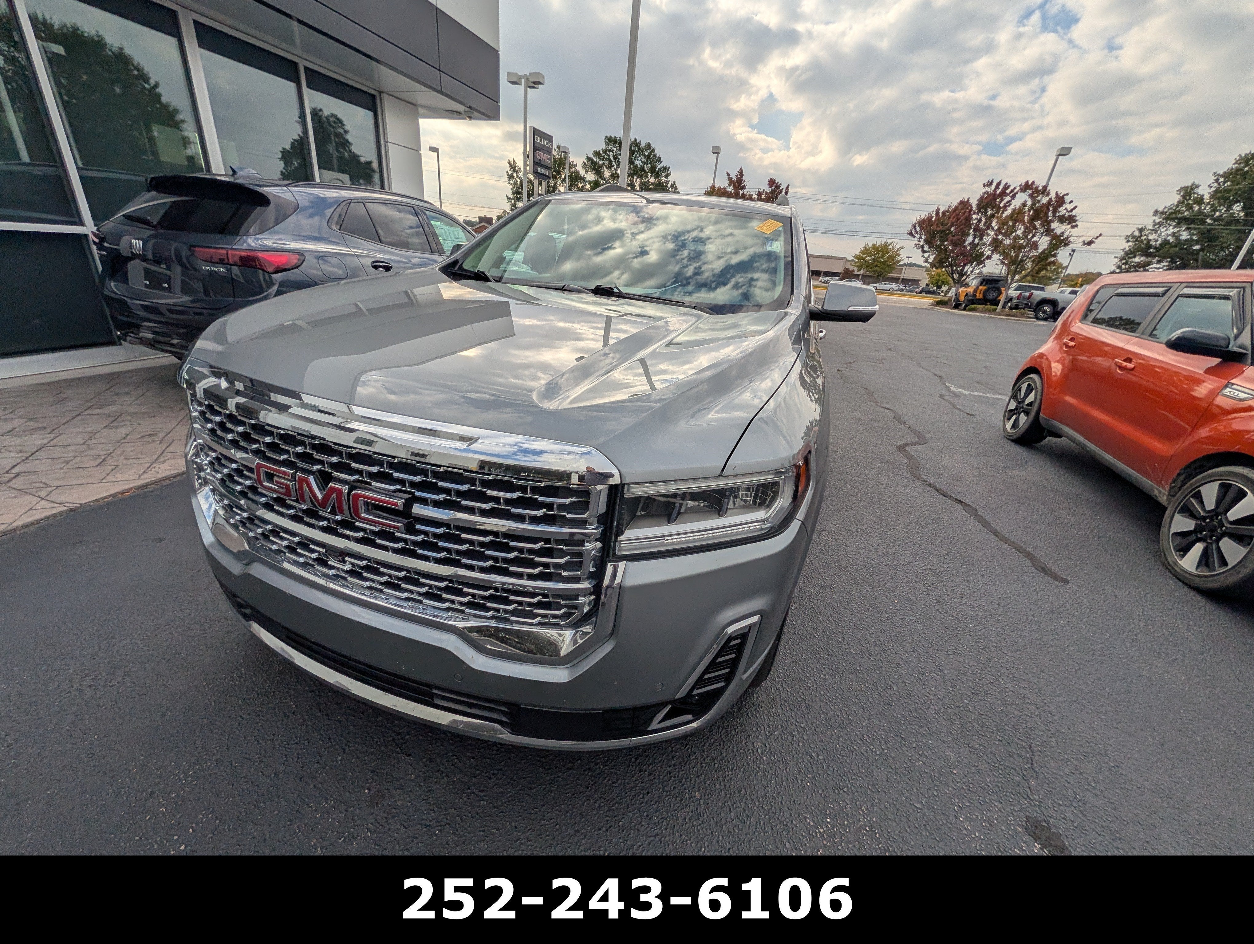 2023 GMC Acadia Denali