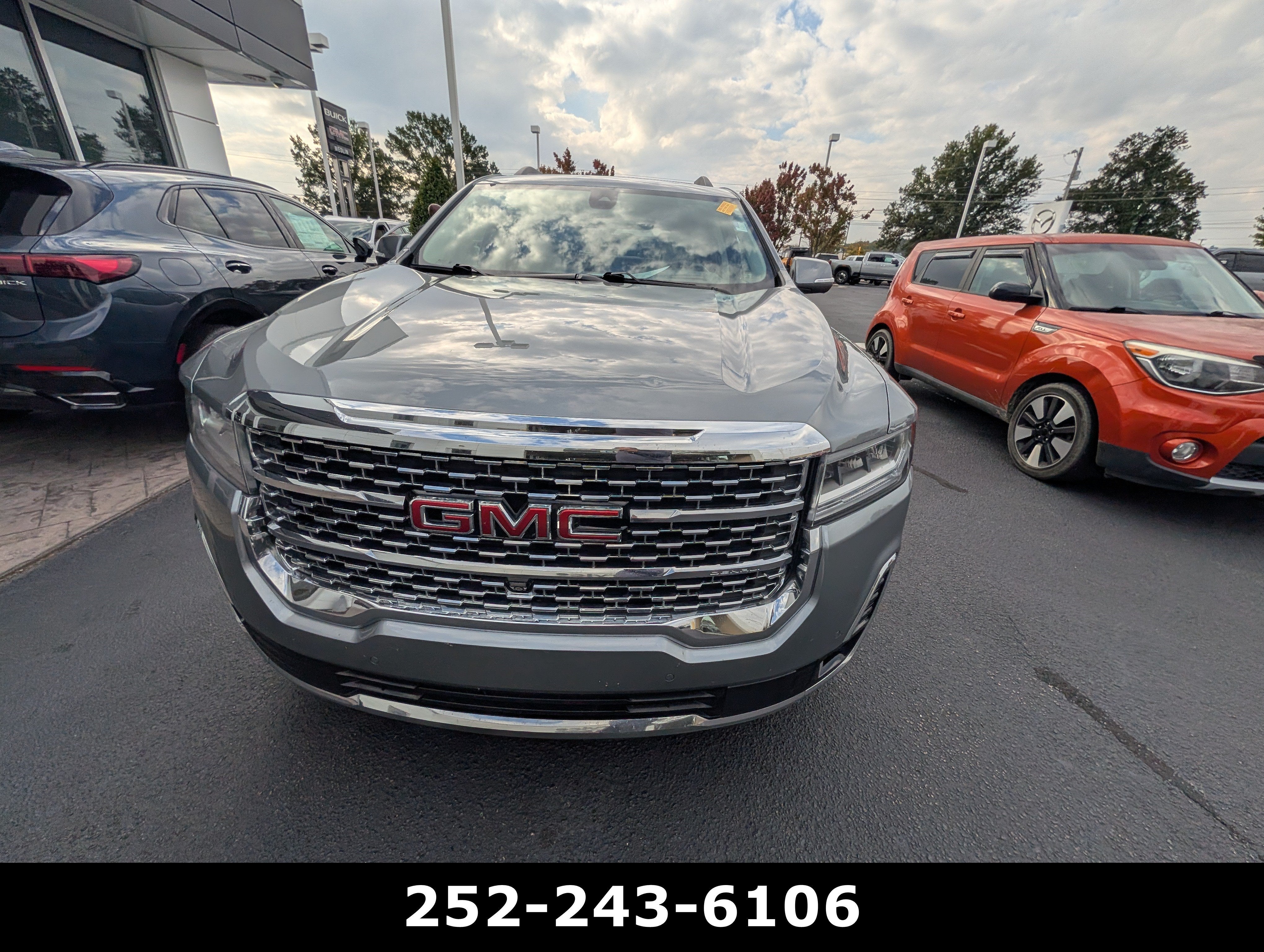 2023 GMC Acadia Denali