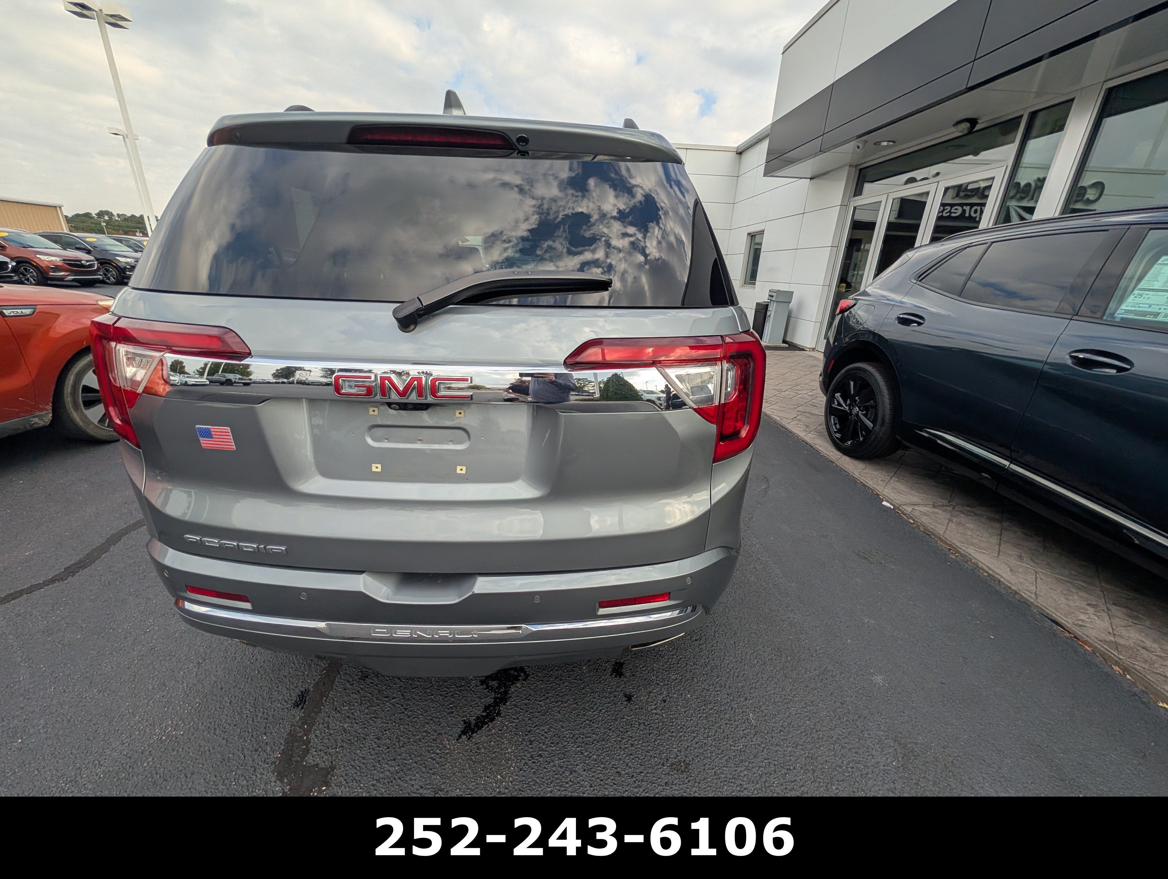2023 GMC Acadia Denali