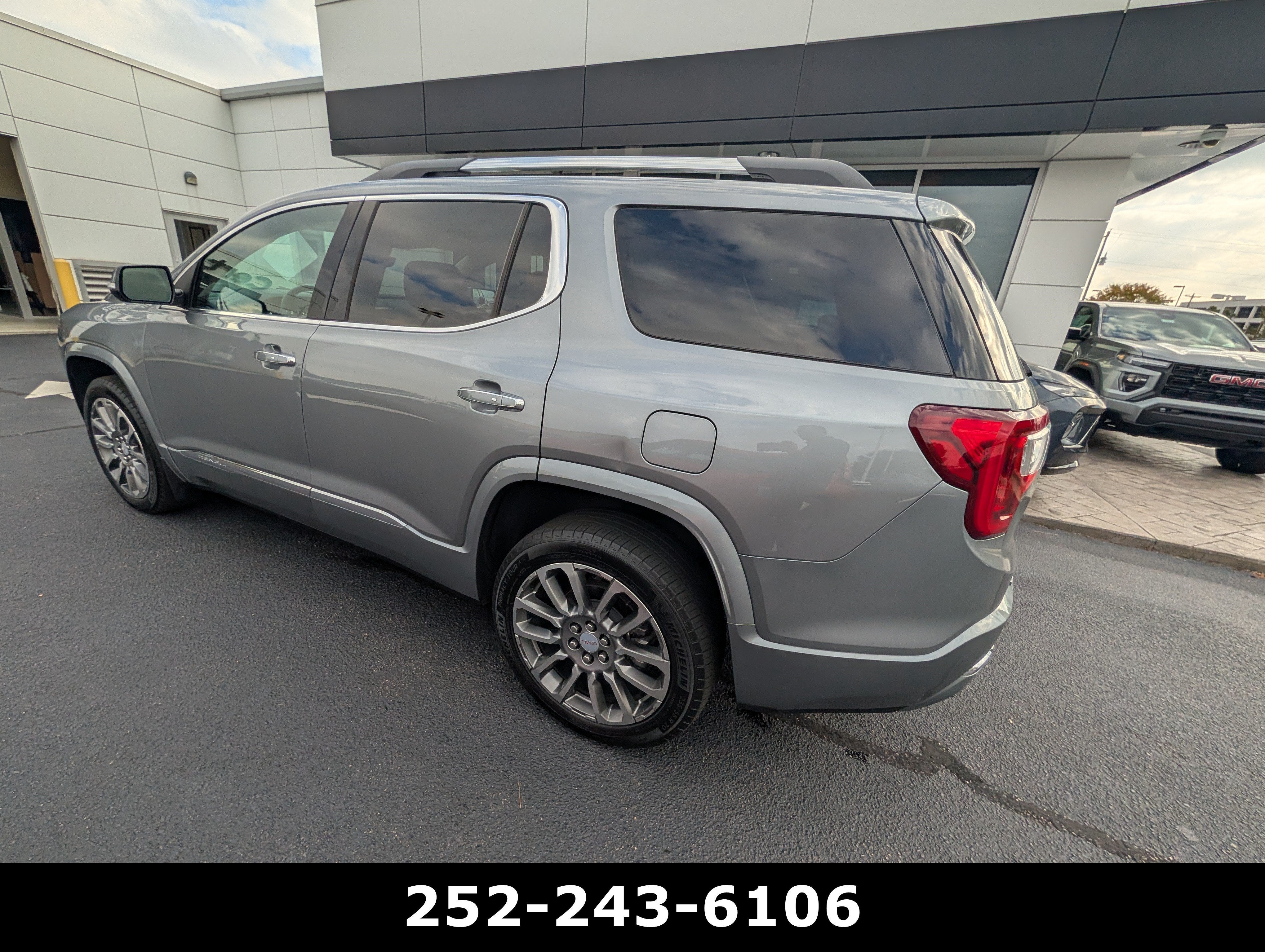 2023 GMC Acadia Denali