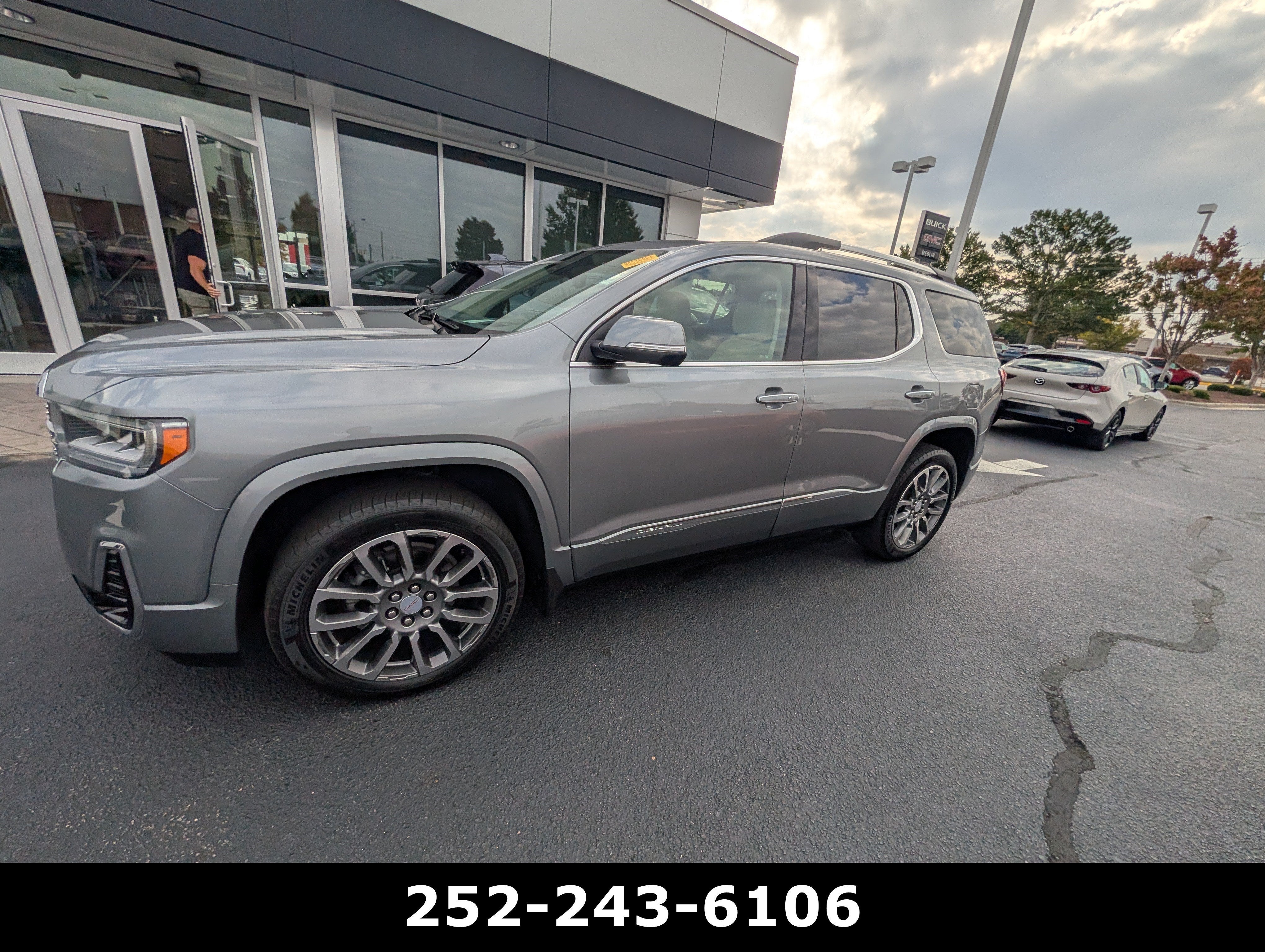 2023 GMC Acadia Denali