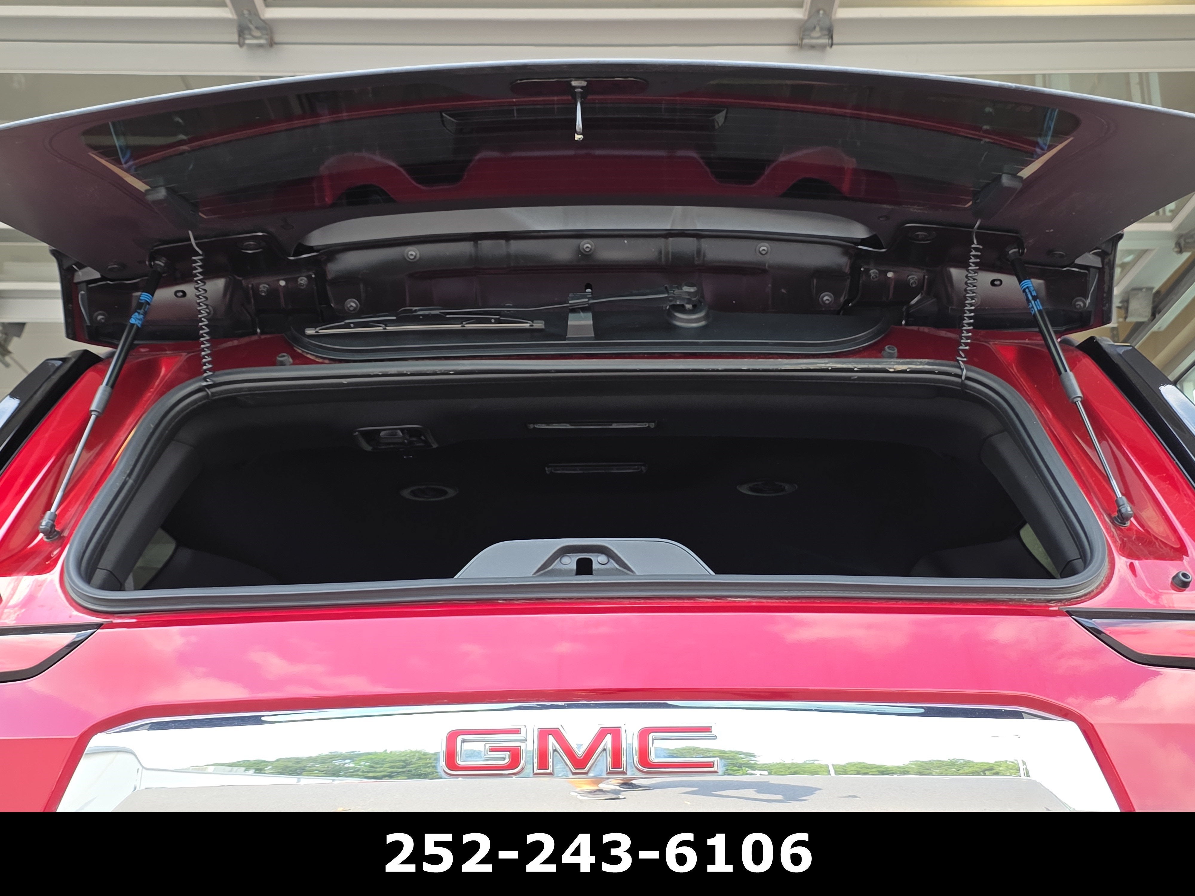 2024 GMC Yukon SLT