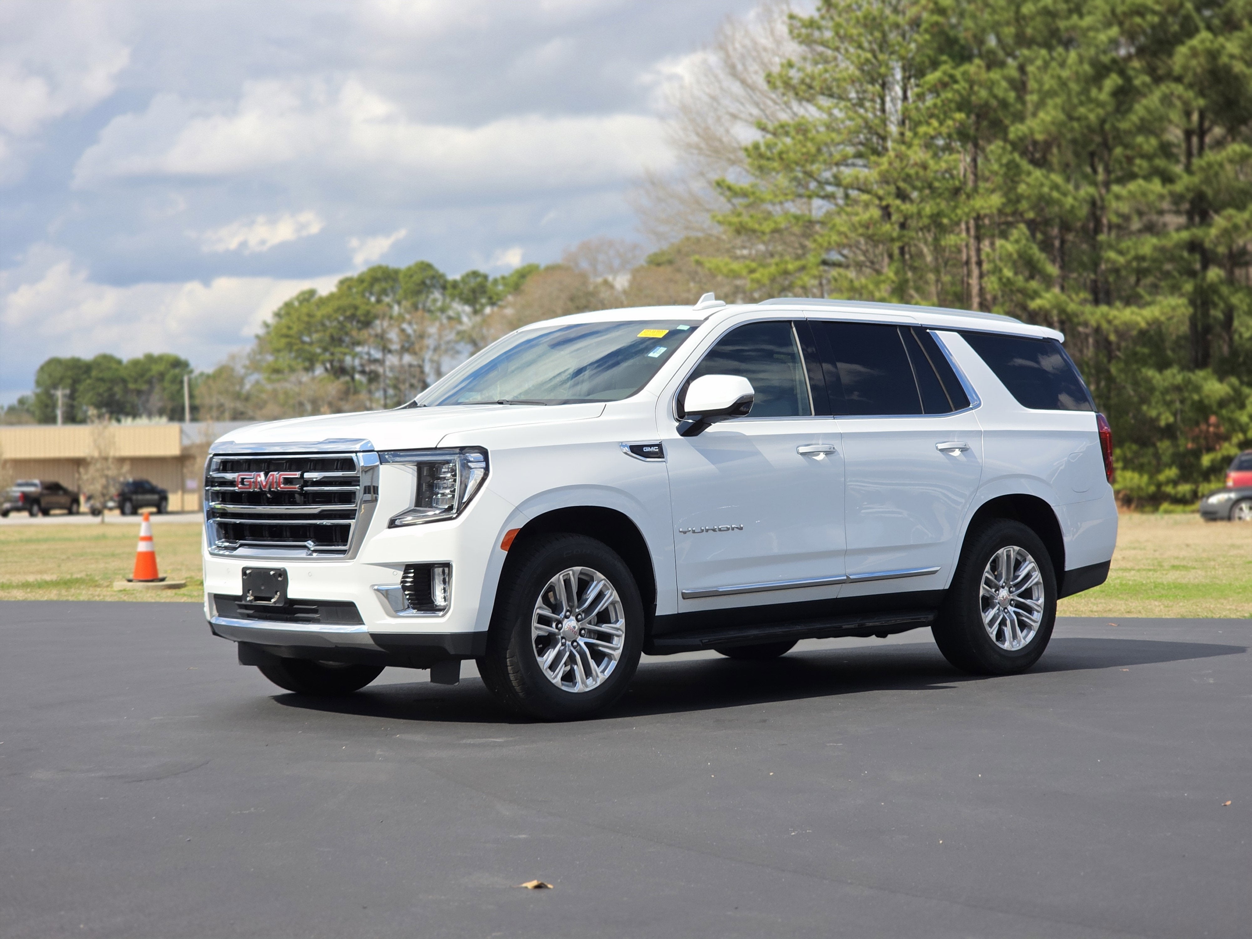 2023 GMC Yukon SLT
