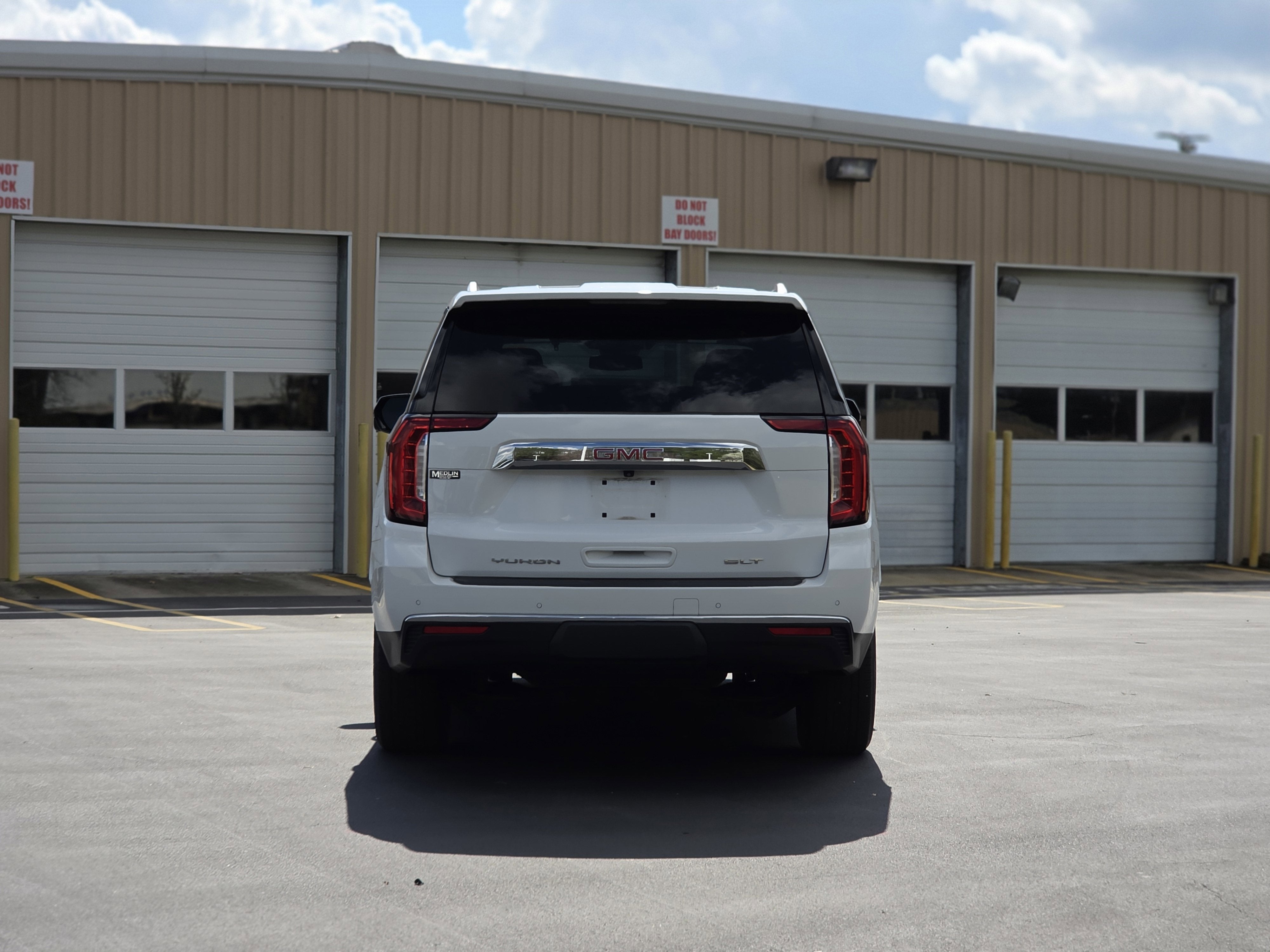 2023 GMC Yukon SLT