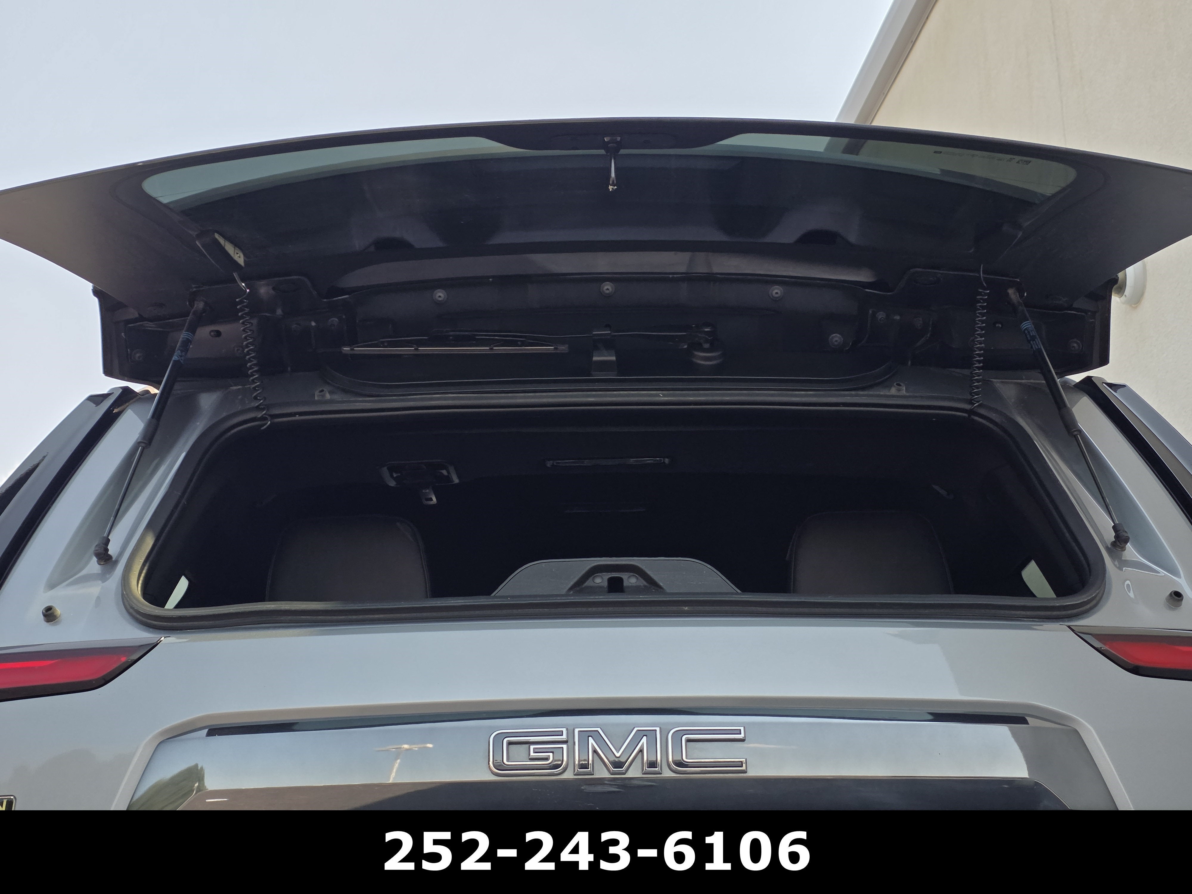 2024 GMC Yukon Denali Ultimate