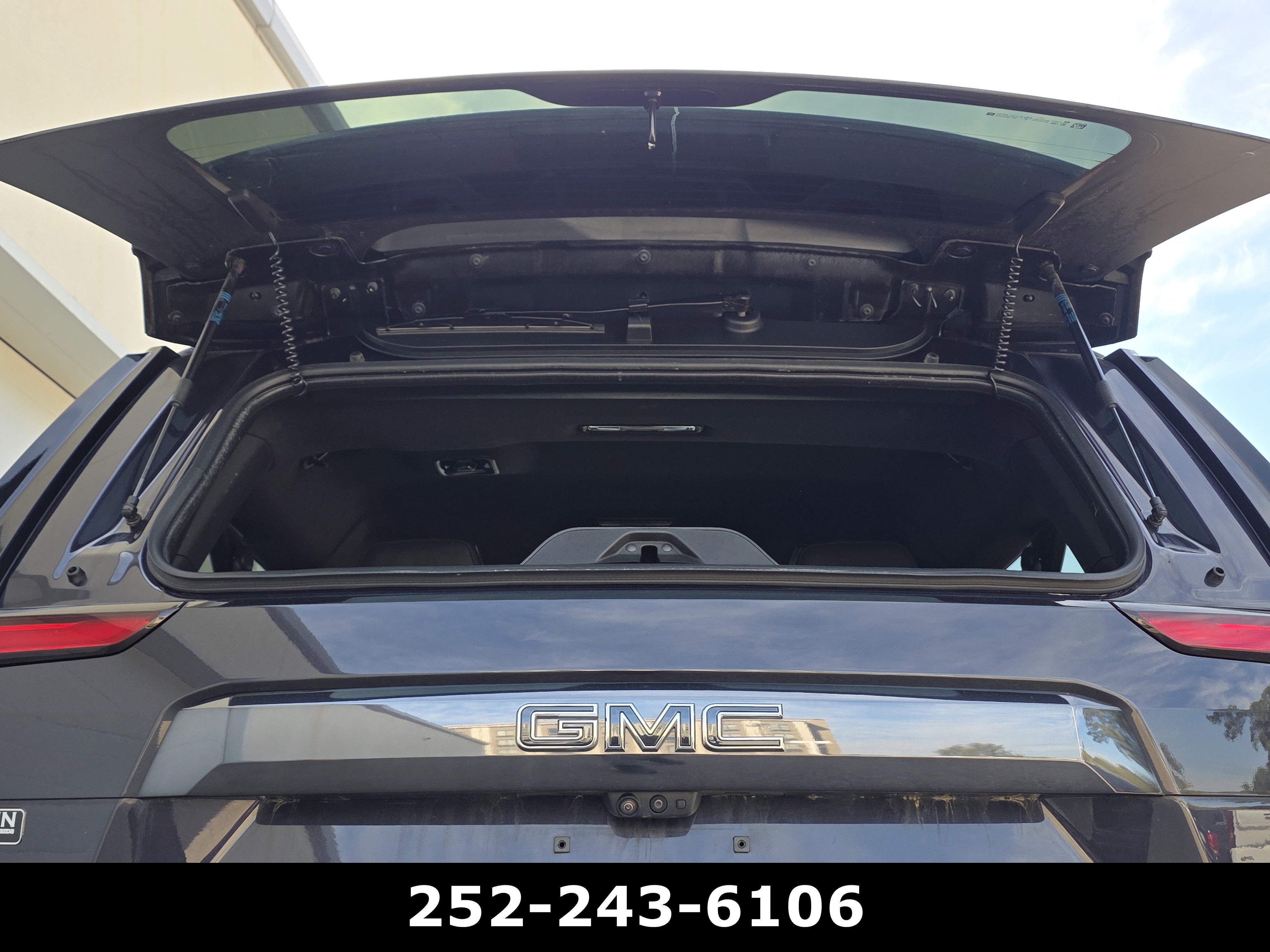 2023 GMC Yukon XL Denali Ultimate