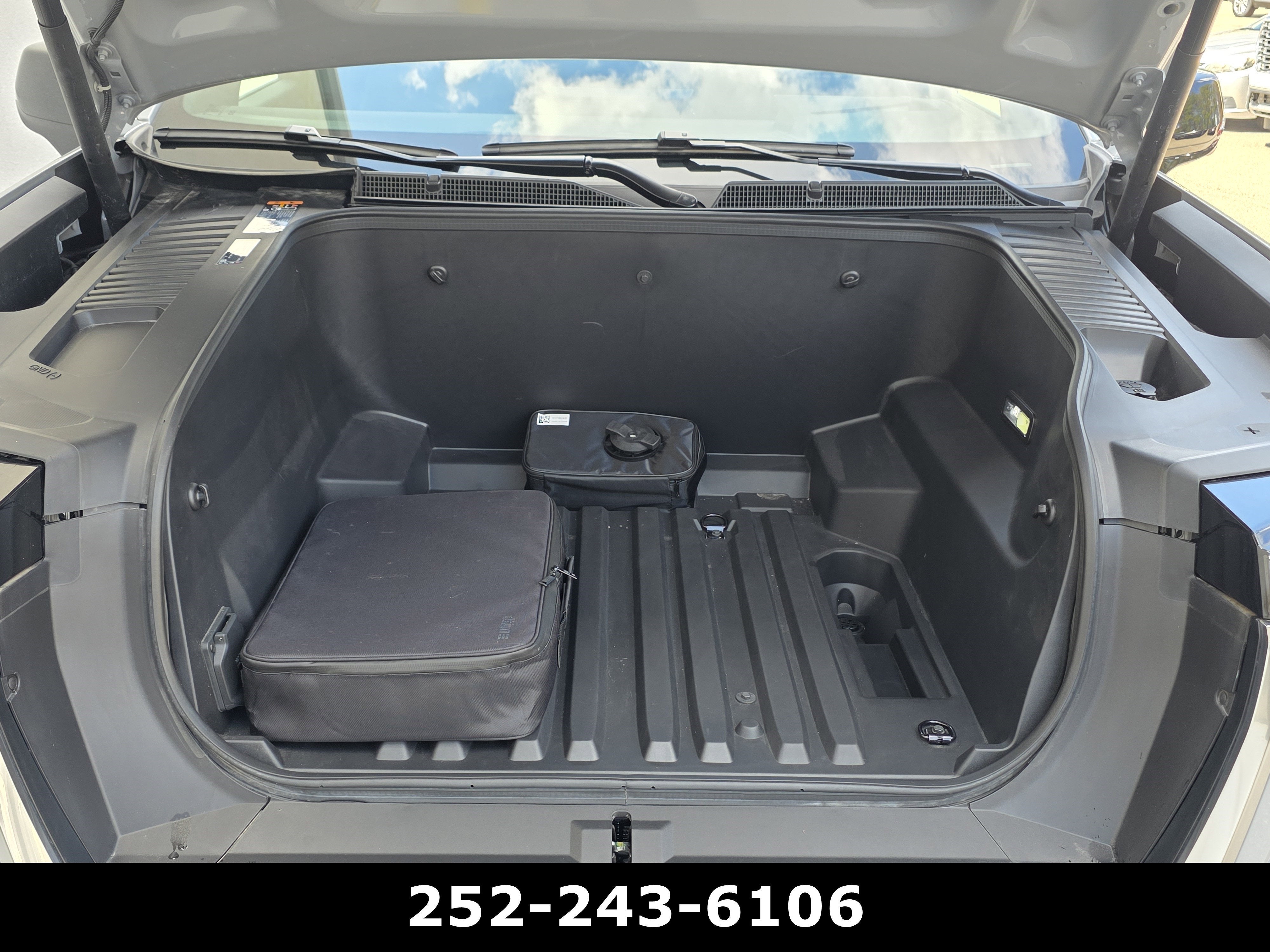 2024 GMC Sierra EV Denali Edition 1