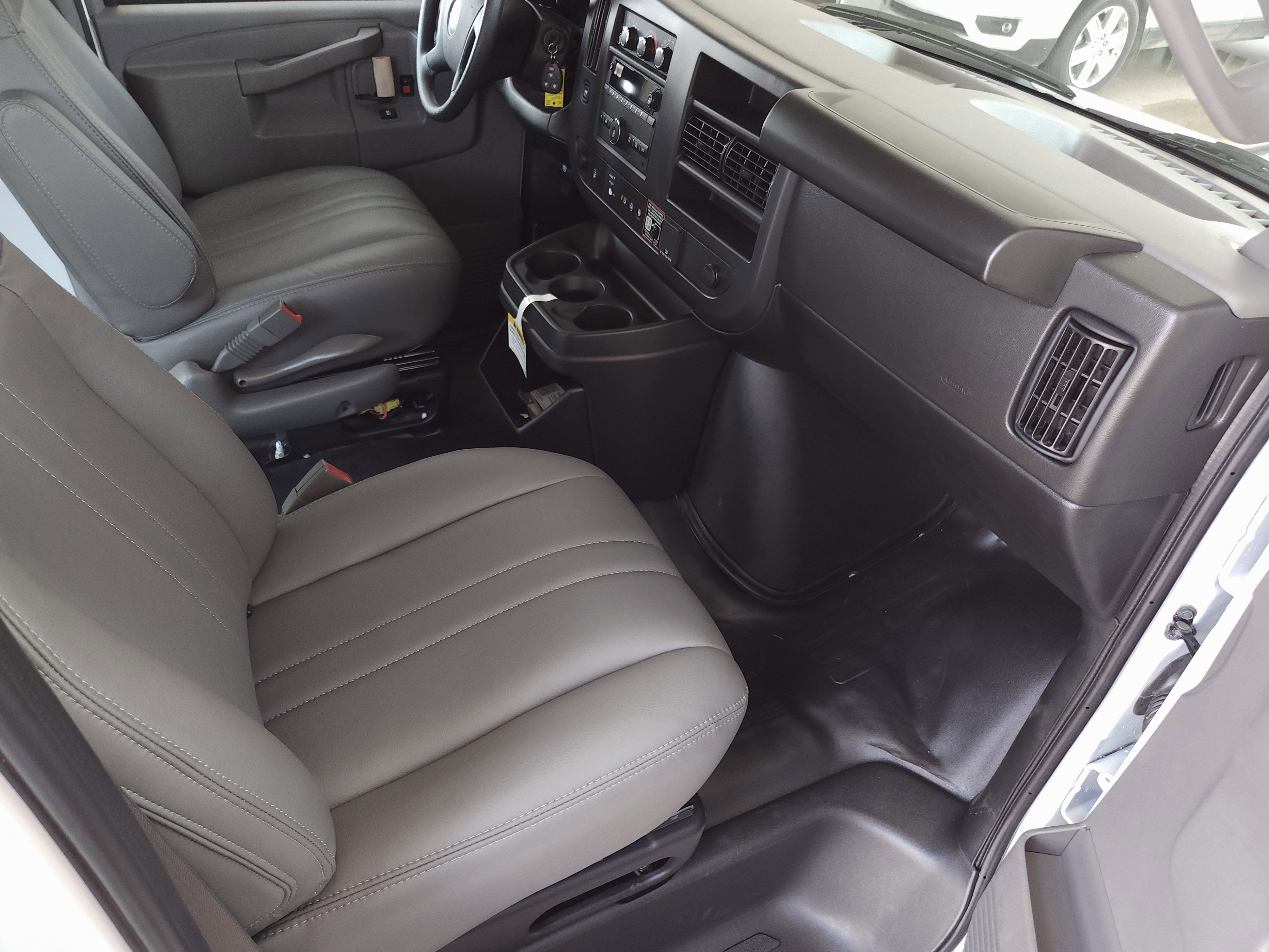 2025 GMC Savana Cargo 2500 Work Van