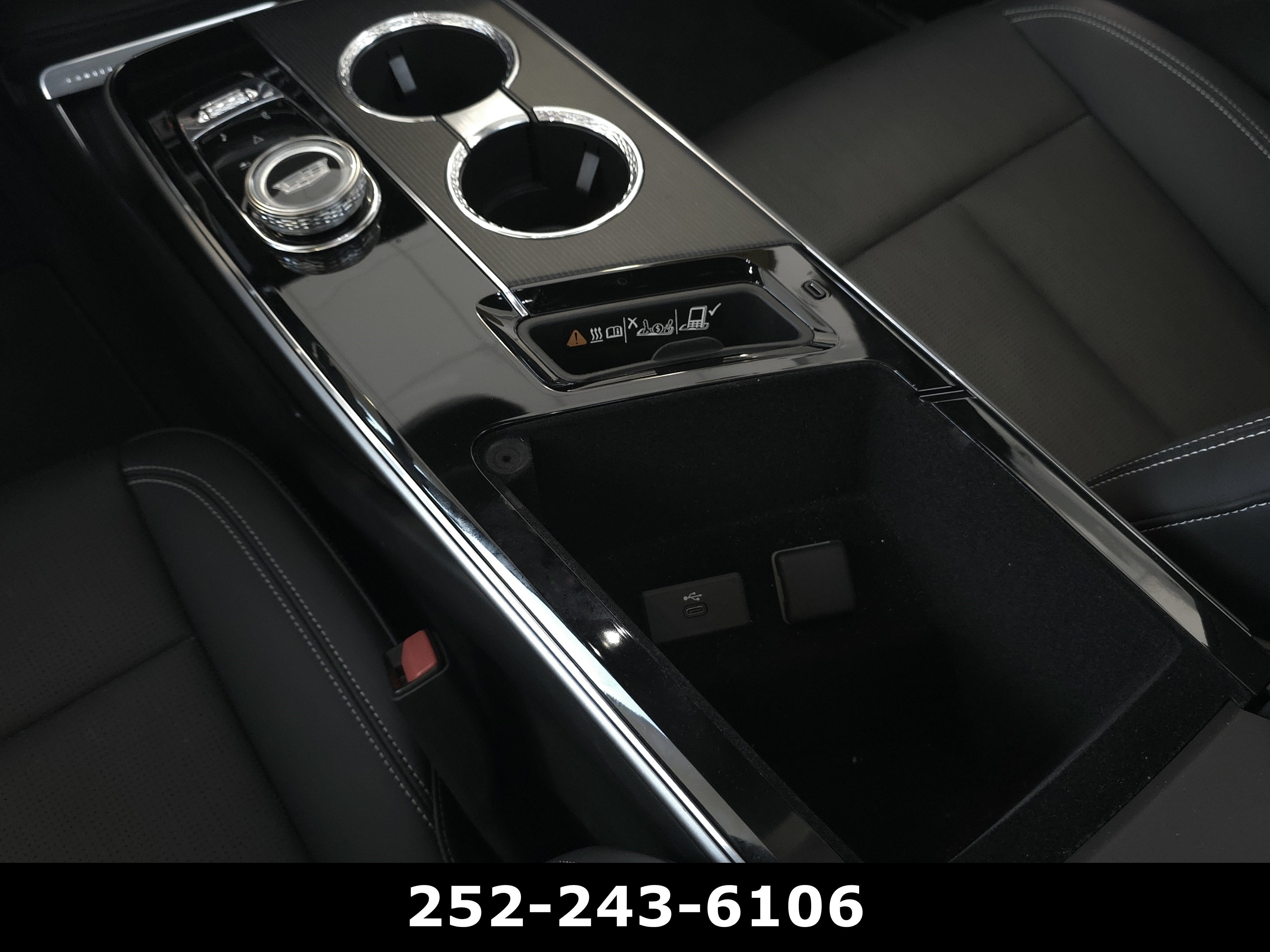 2024 Cadillac LYRIQ Sport 3