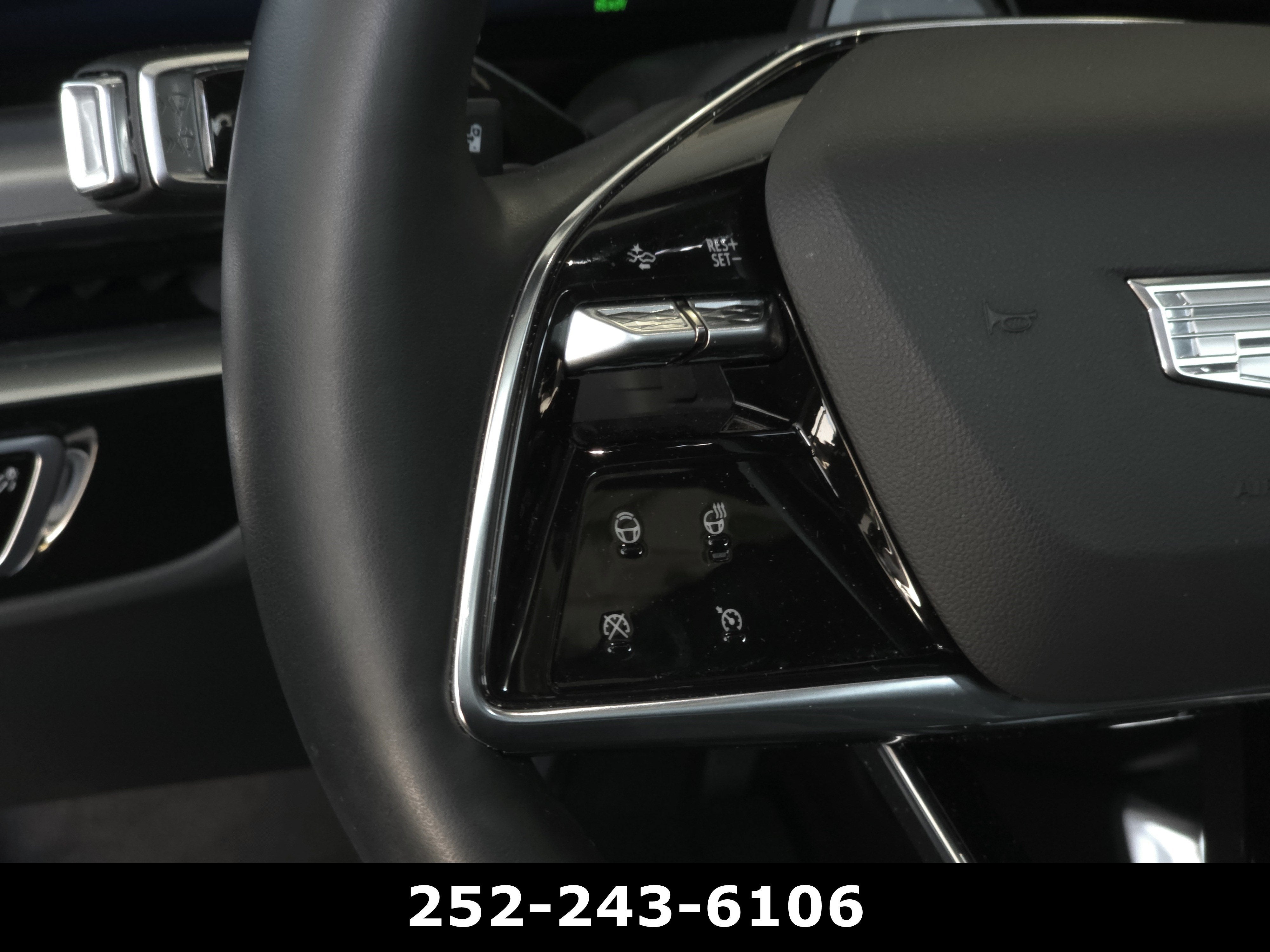 2024 Cadillac LYRIQ Sport 3
