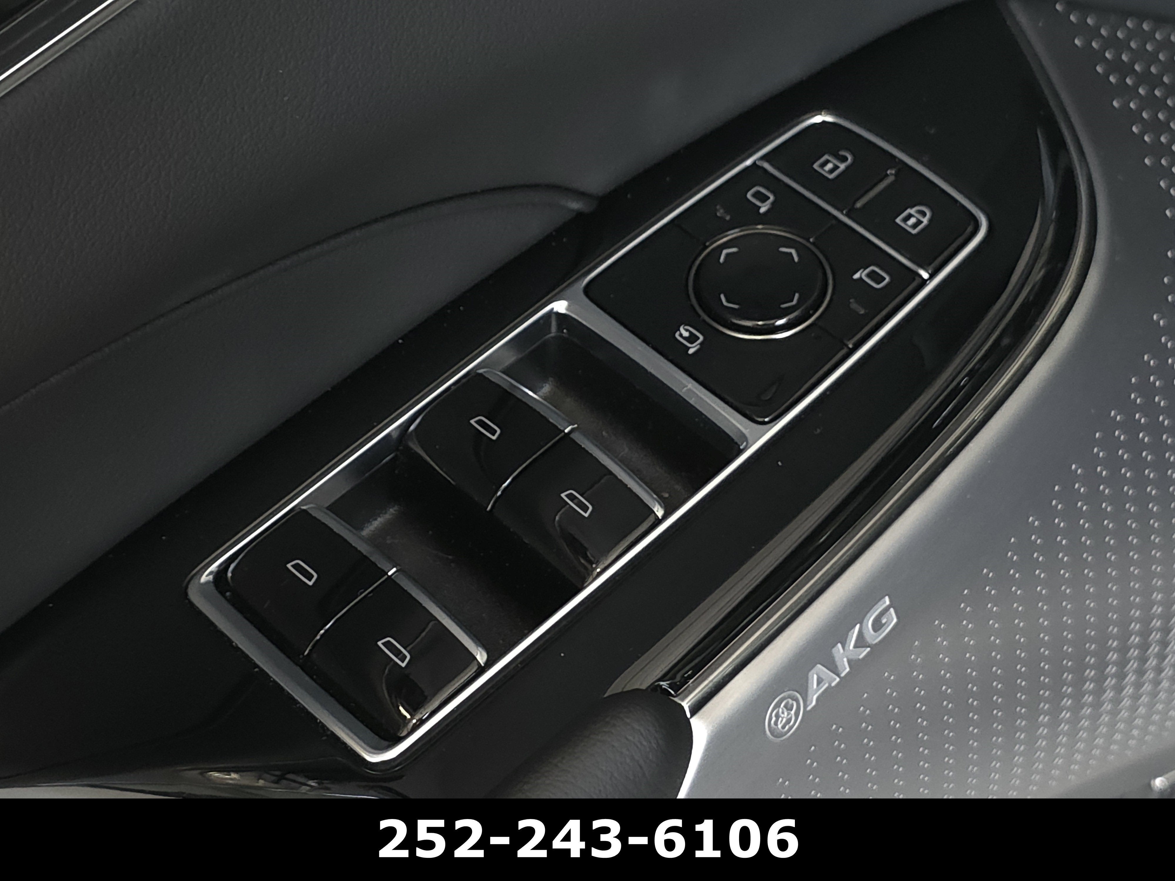 2024 Cadillac LYRIQ Sport 3