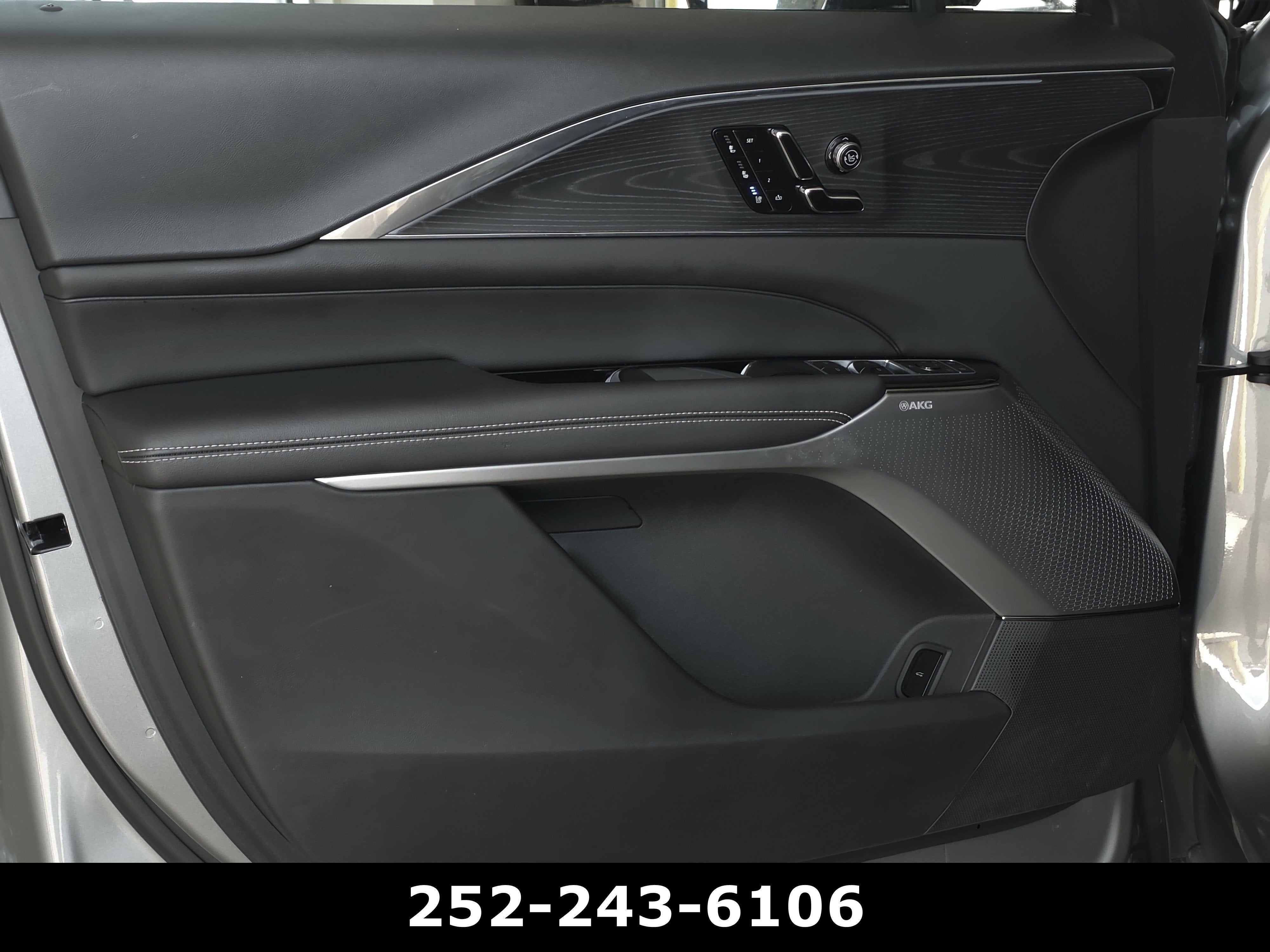 2024 Cadillac LYRIQ Sport 3
