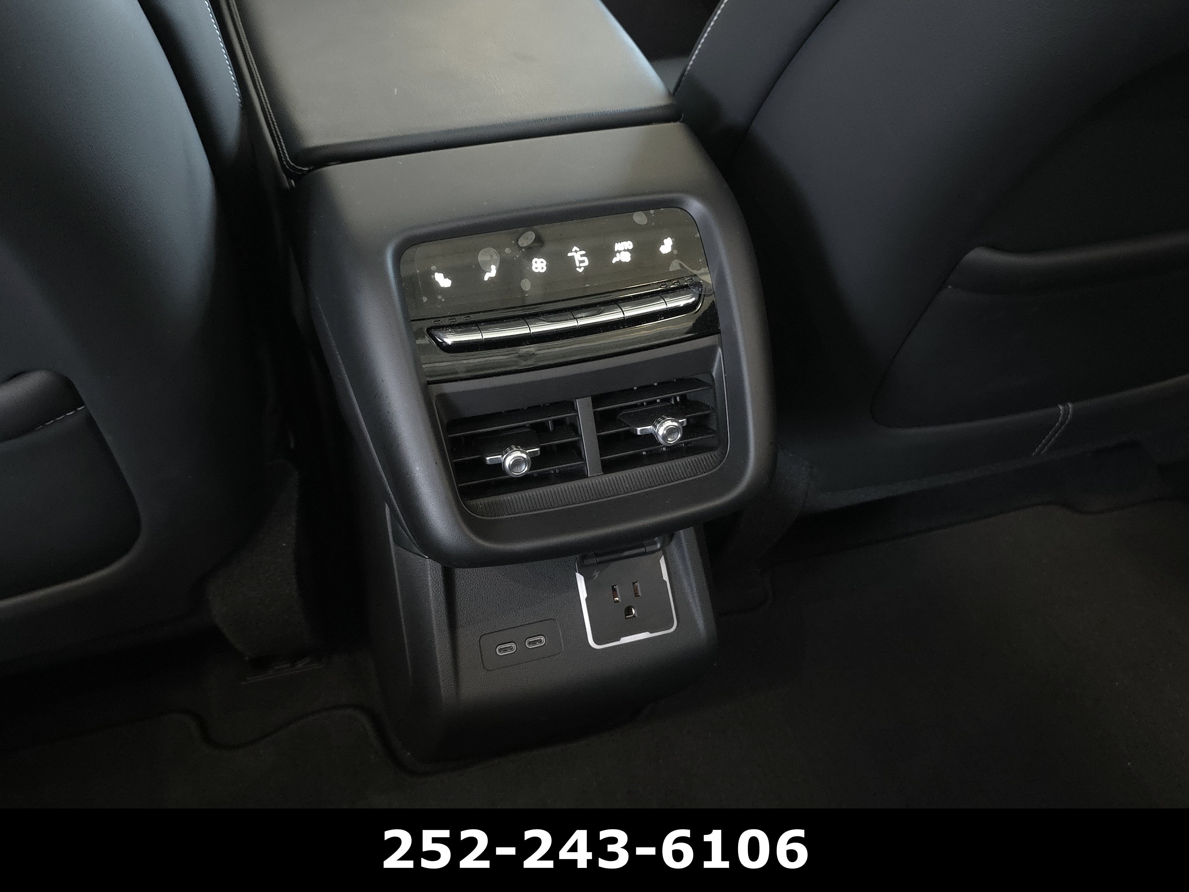 2024 Cadillac LYRIQ Sport 3