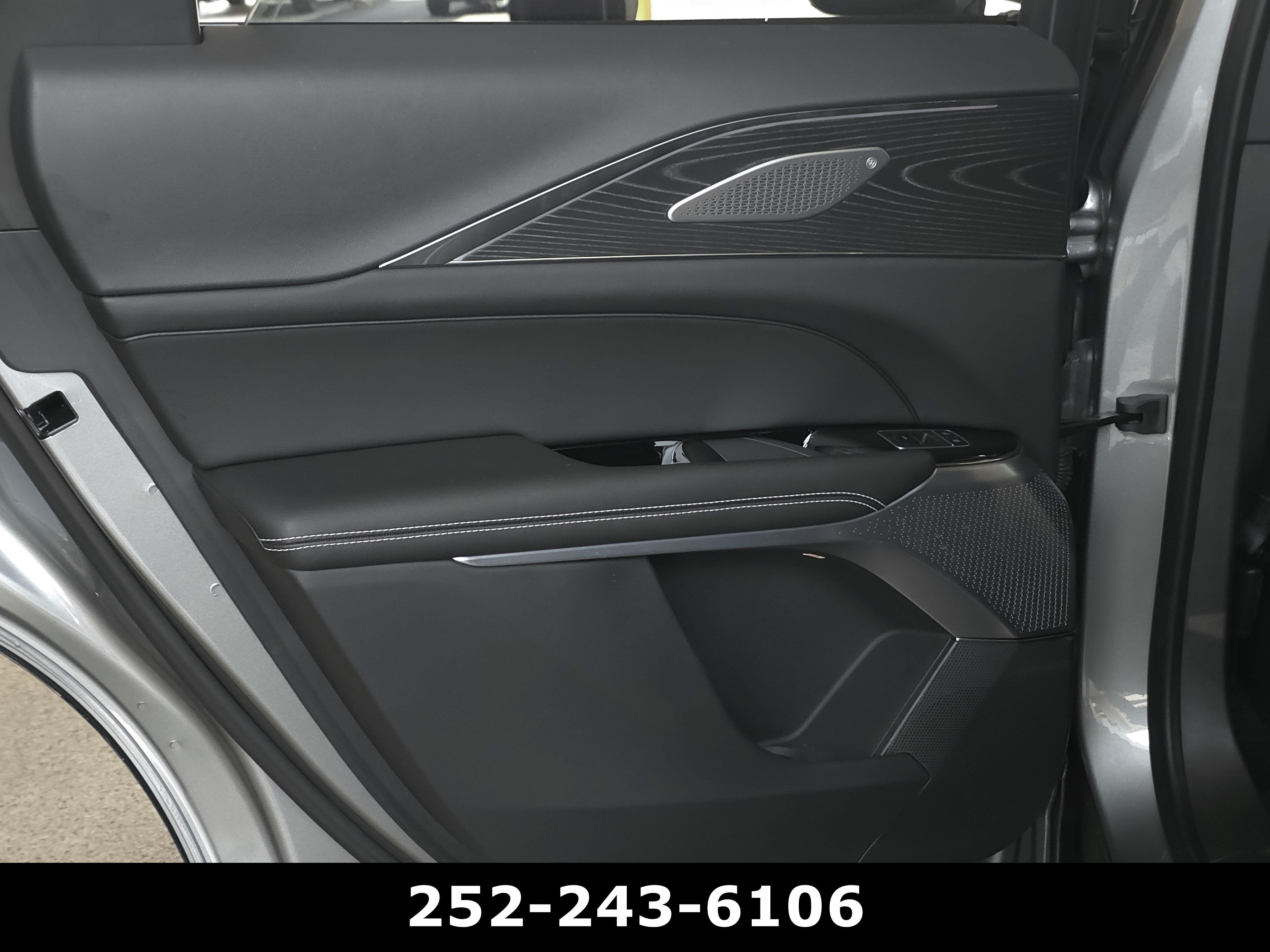 2024 Cadillac LYRIQ Sport 3