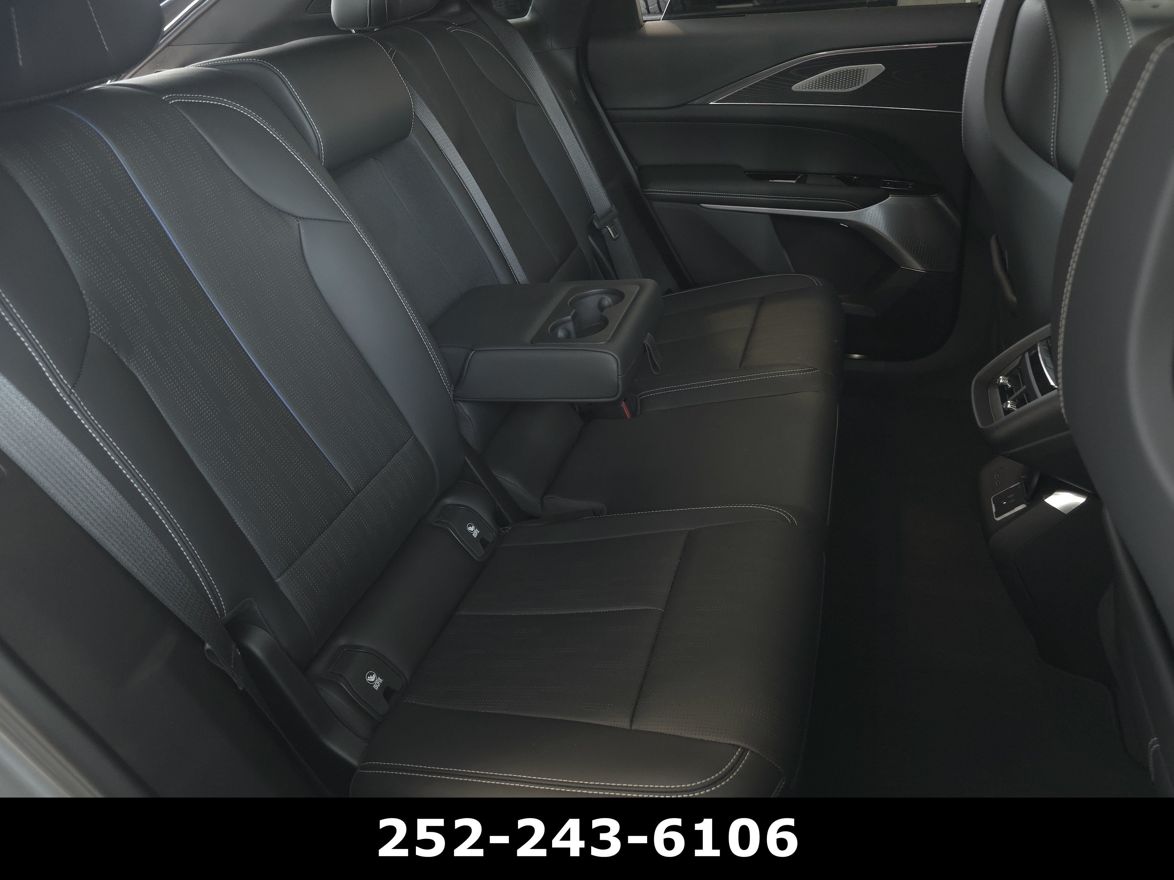 2024 Cadillac LYRIQ Sport 3