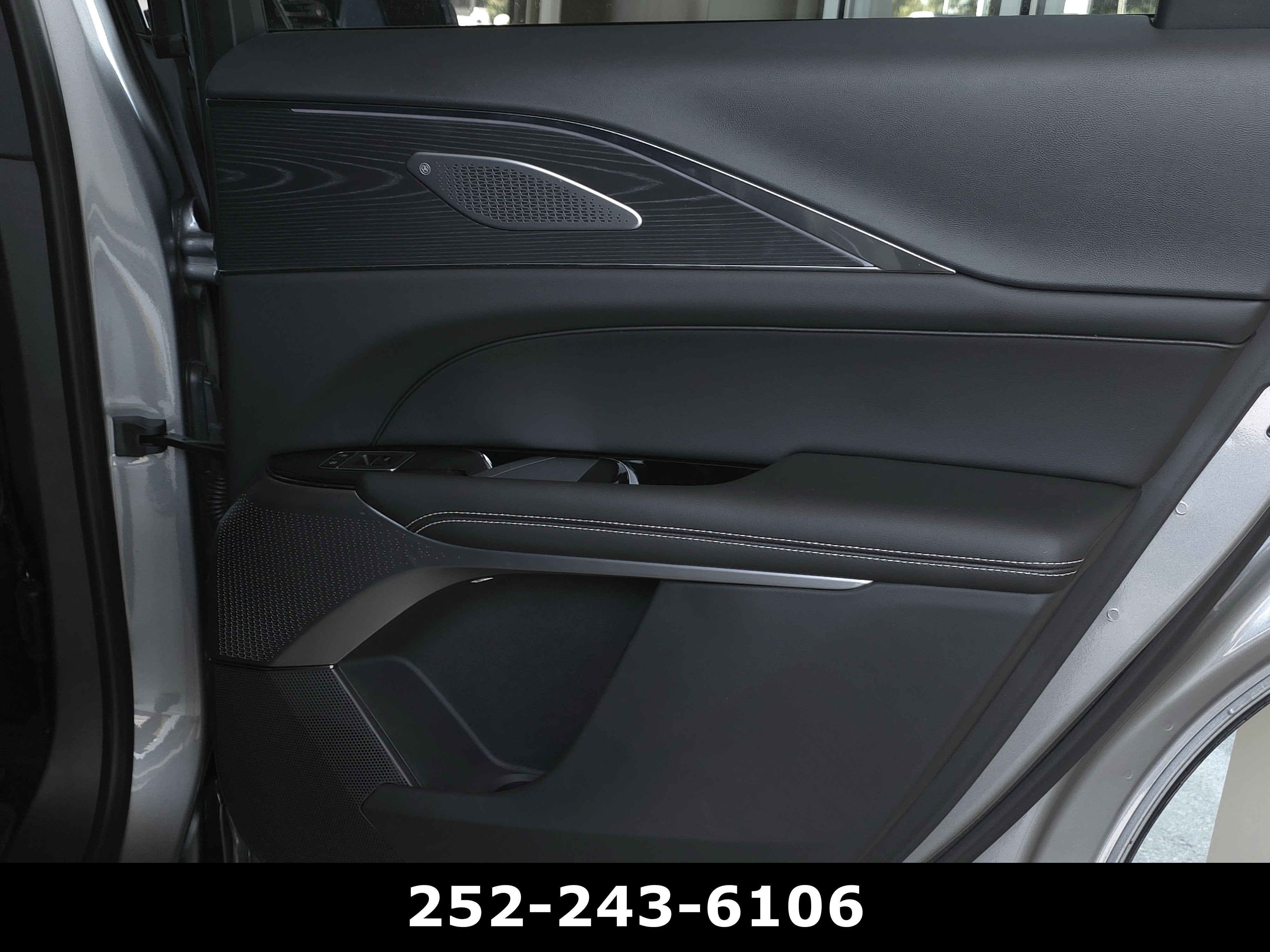 2024 Cadillac LYRIQ Sport 3