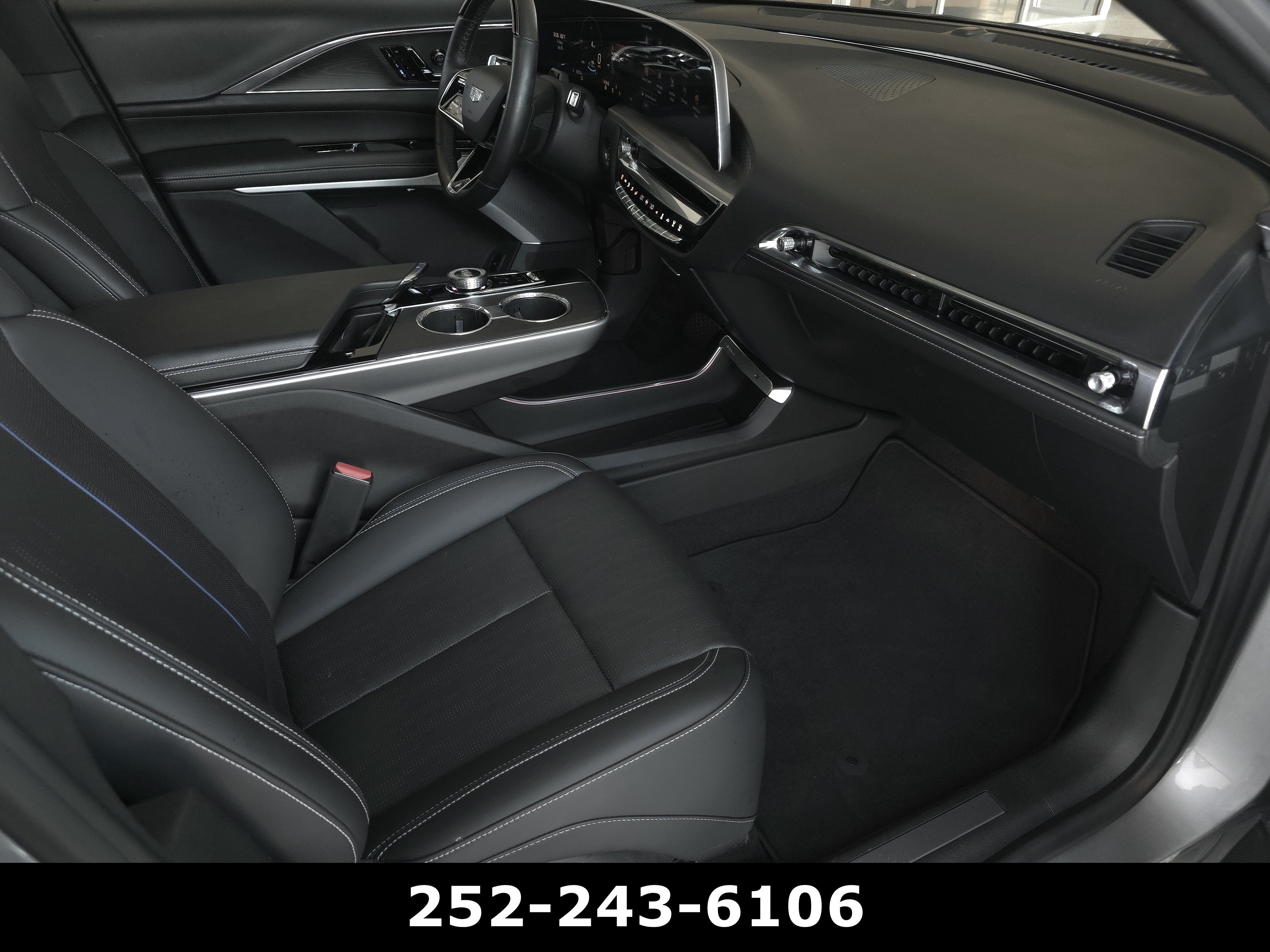 2024 Cadillac LYRIQ Sport 3