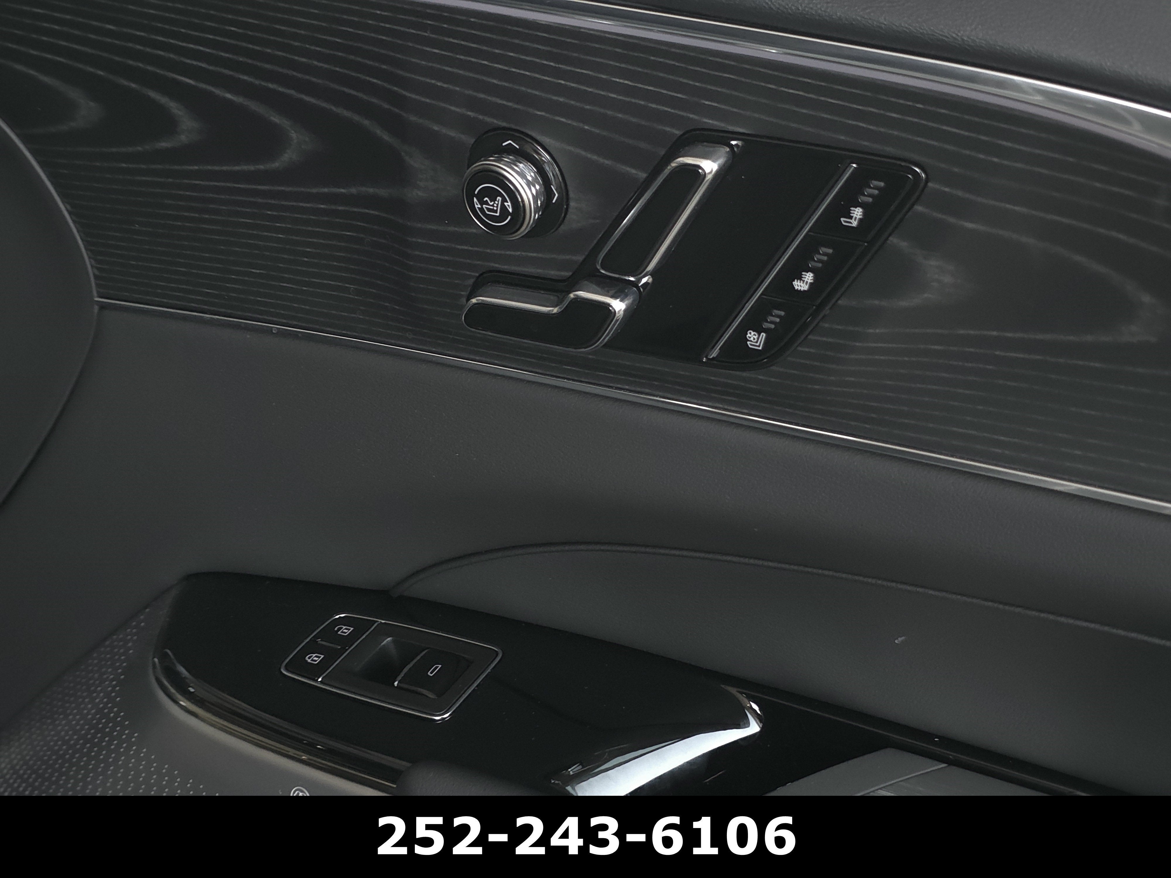 2024 Cadillac LYRIQ Sport 3