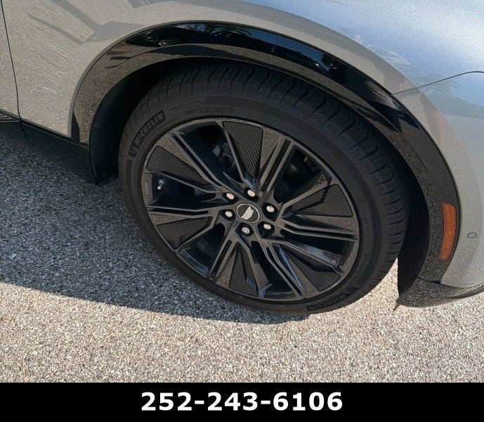 2024 Cadillac LYRIQ Sport 3