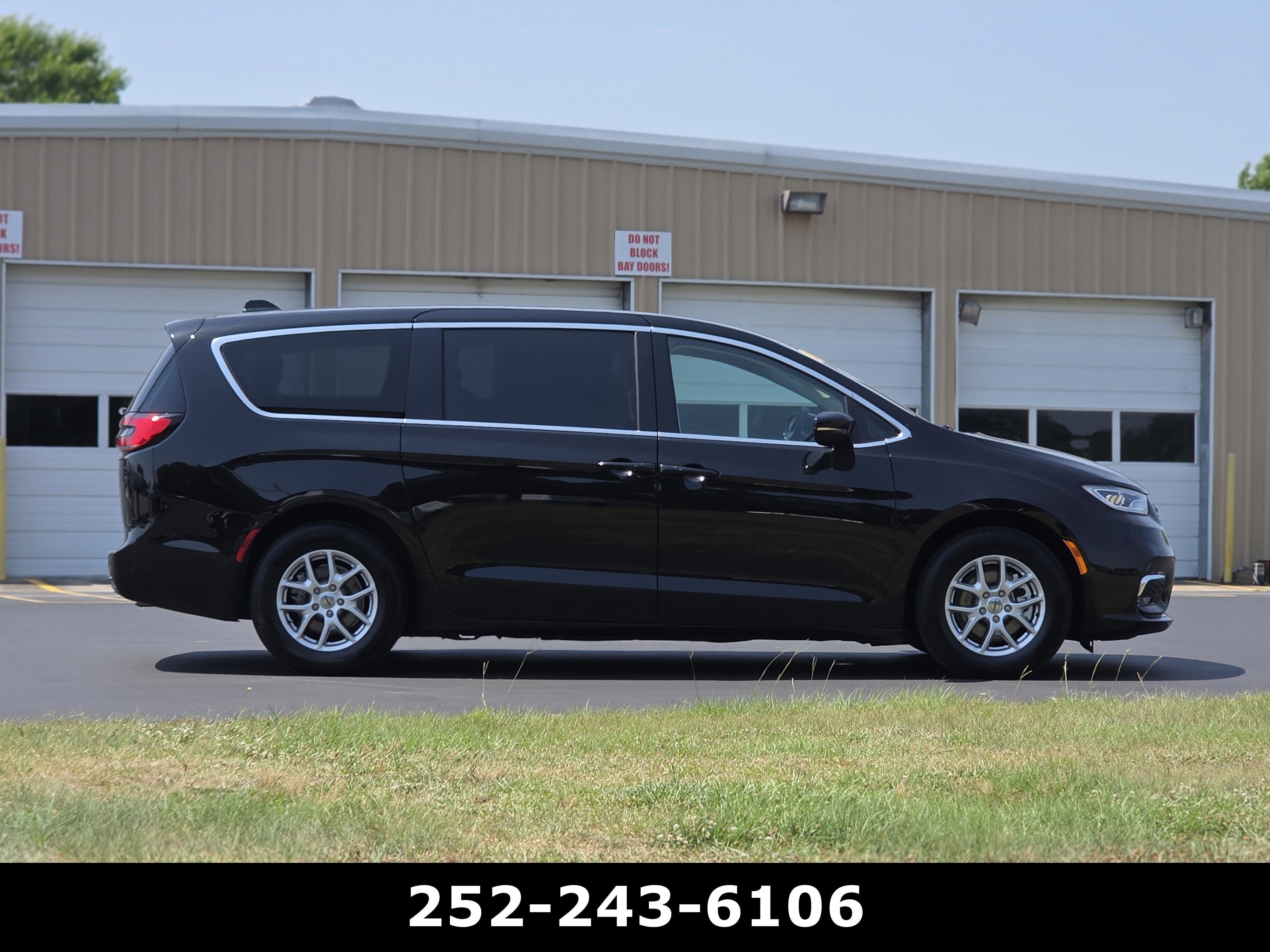 2024 Chrysler Pacifica Touring L