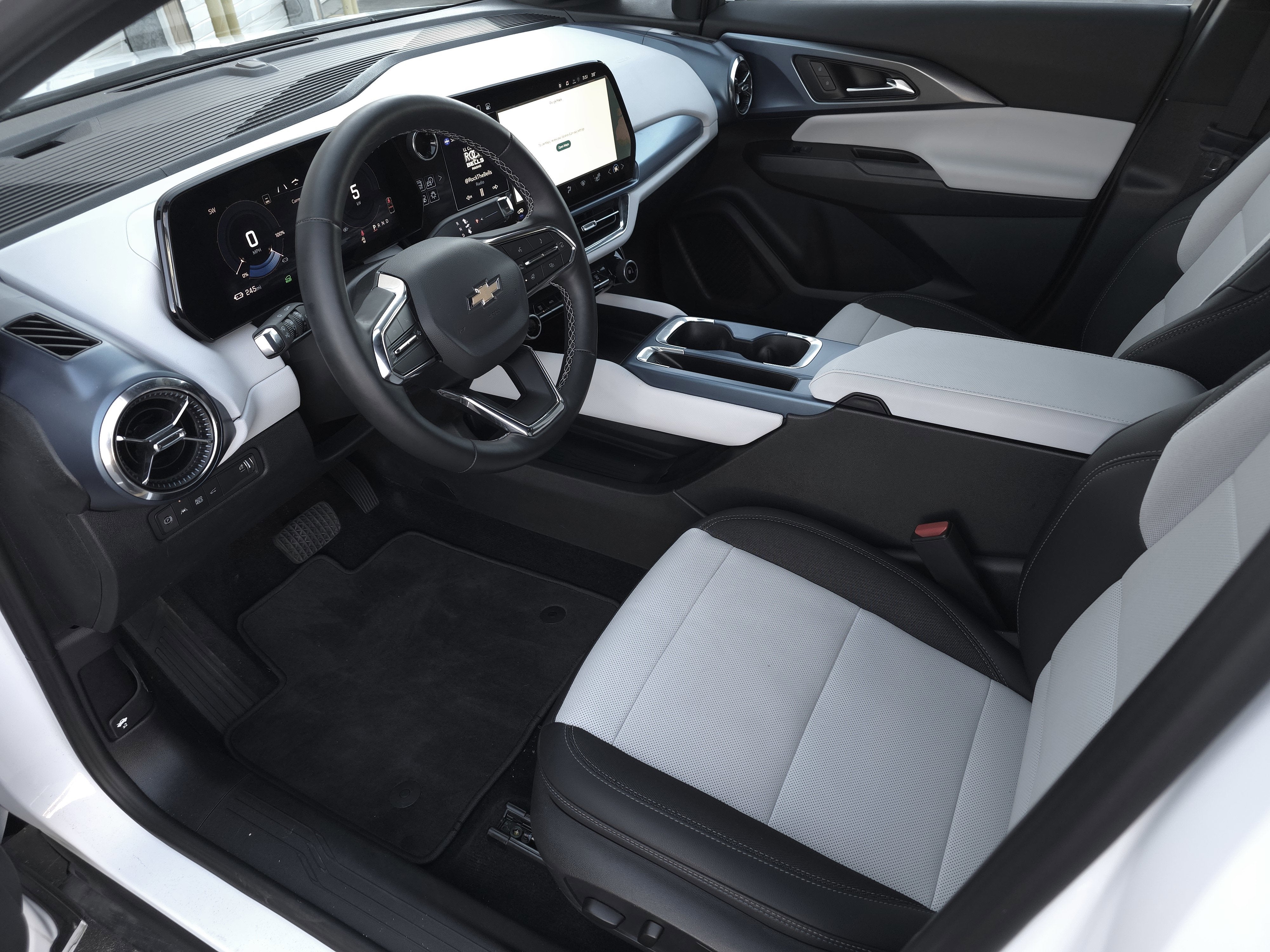 2025 Chevrolet Equinox EV LT