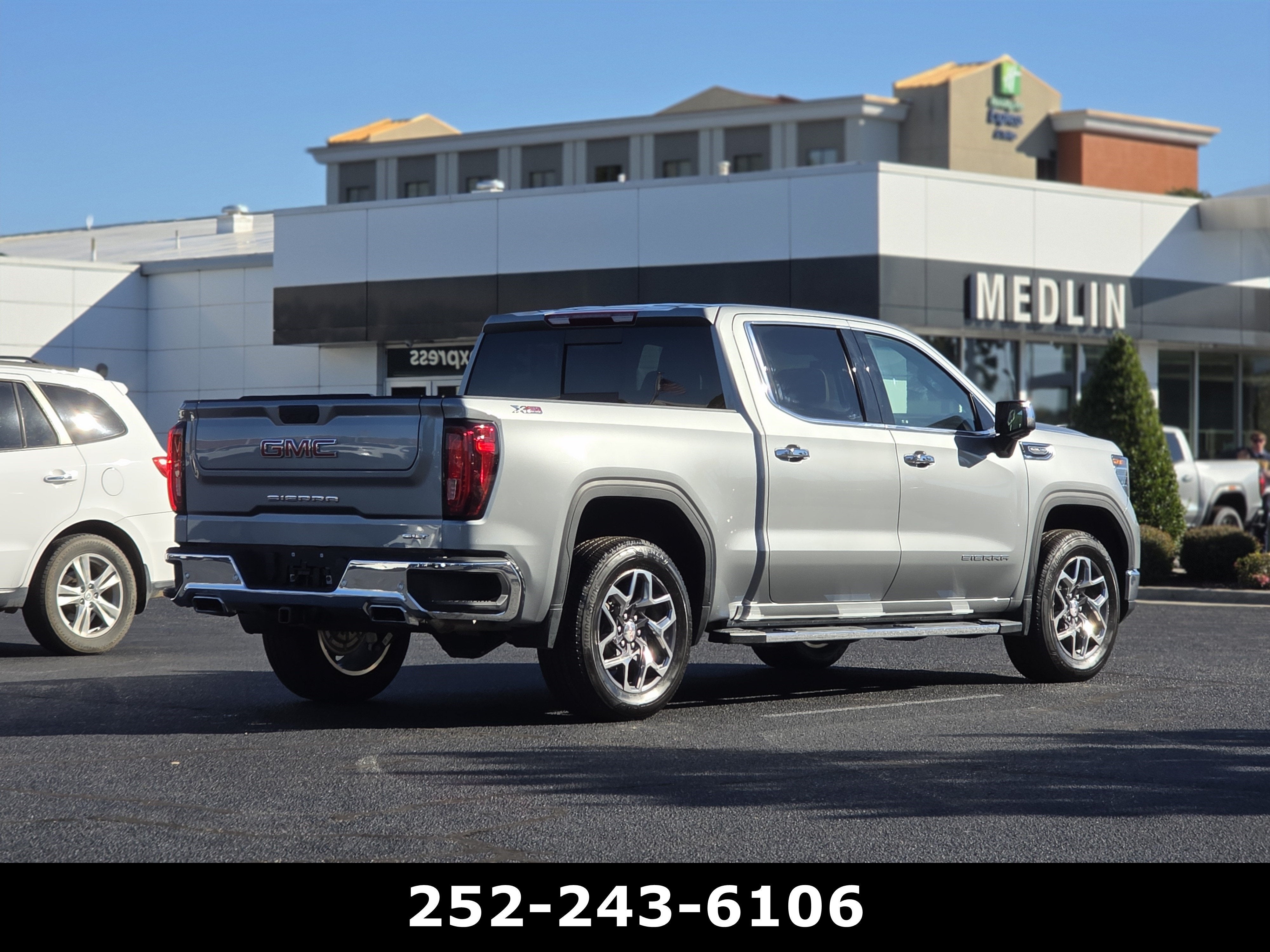 2025 GMC Sierra 1500 SLT