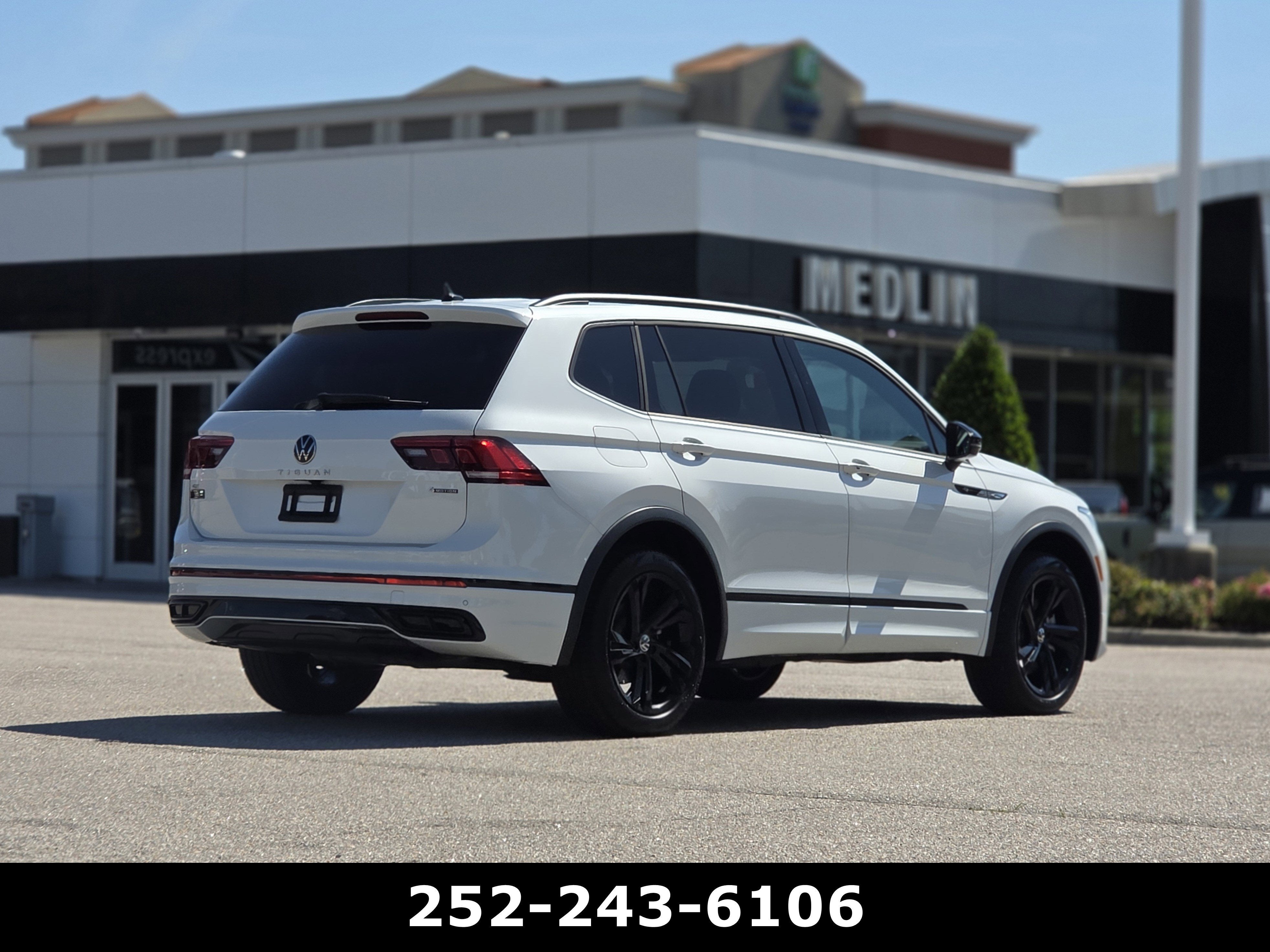 2024 Volkswagen Tiguan SE R-Line Black