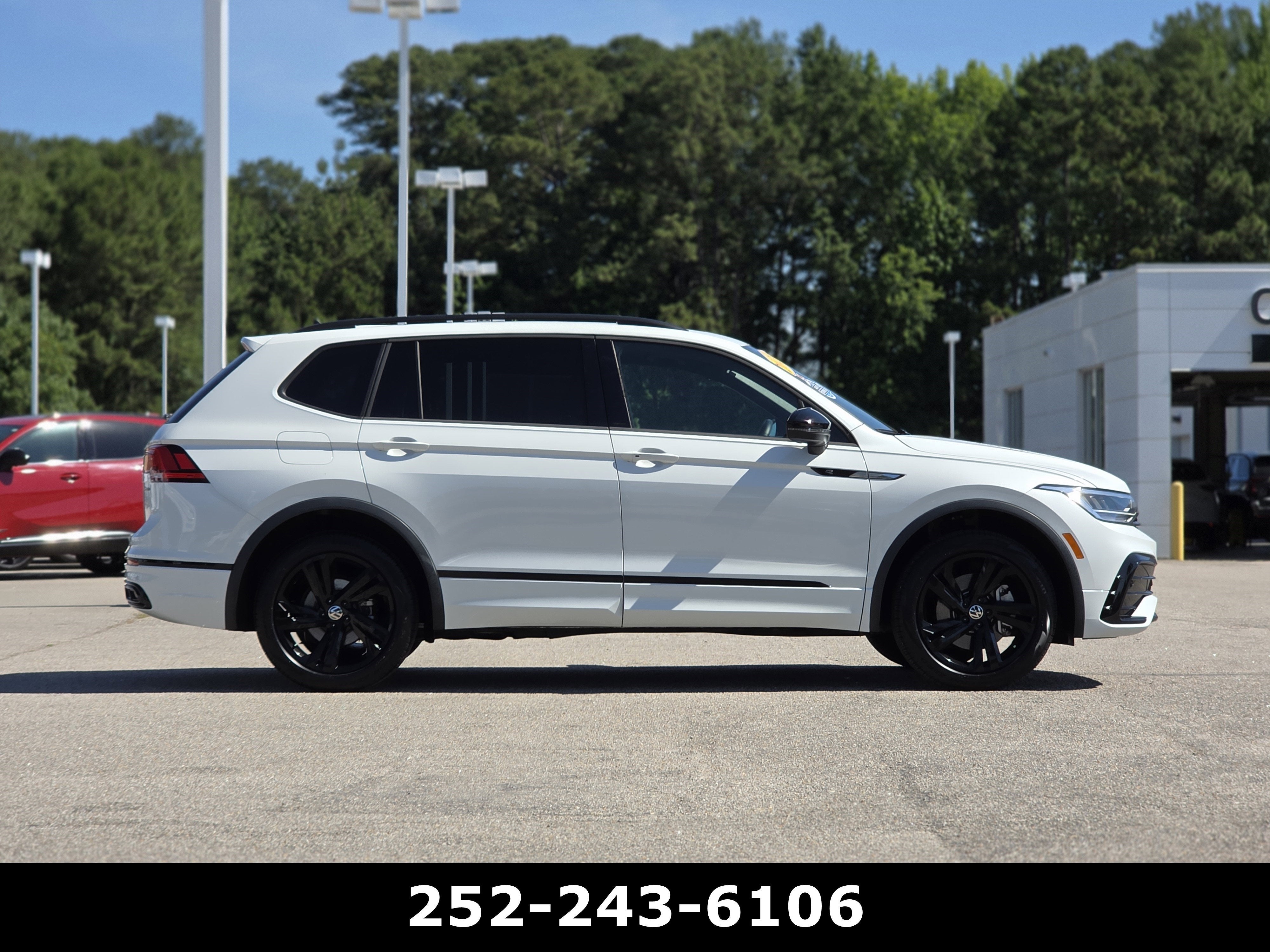 2024 Volkswagen Tiguan SE R-Line Black