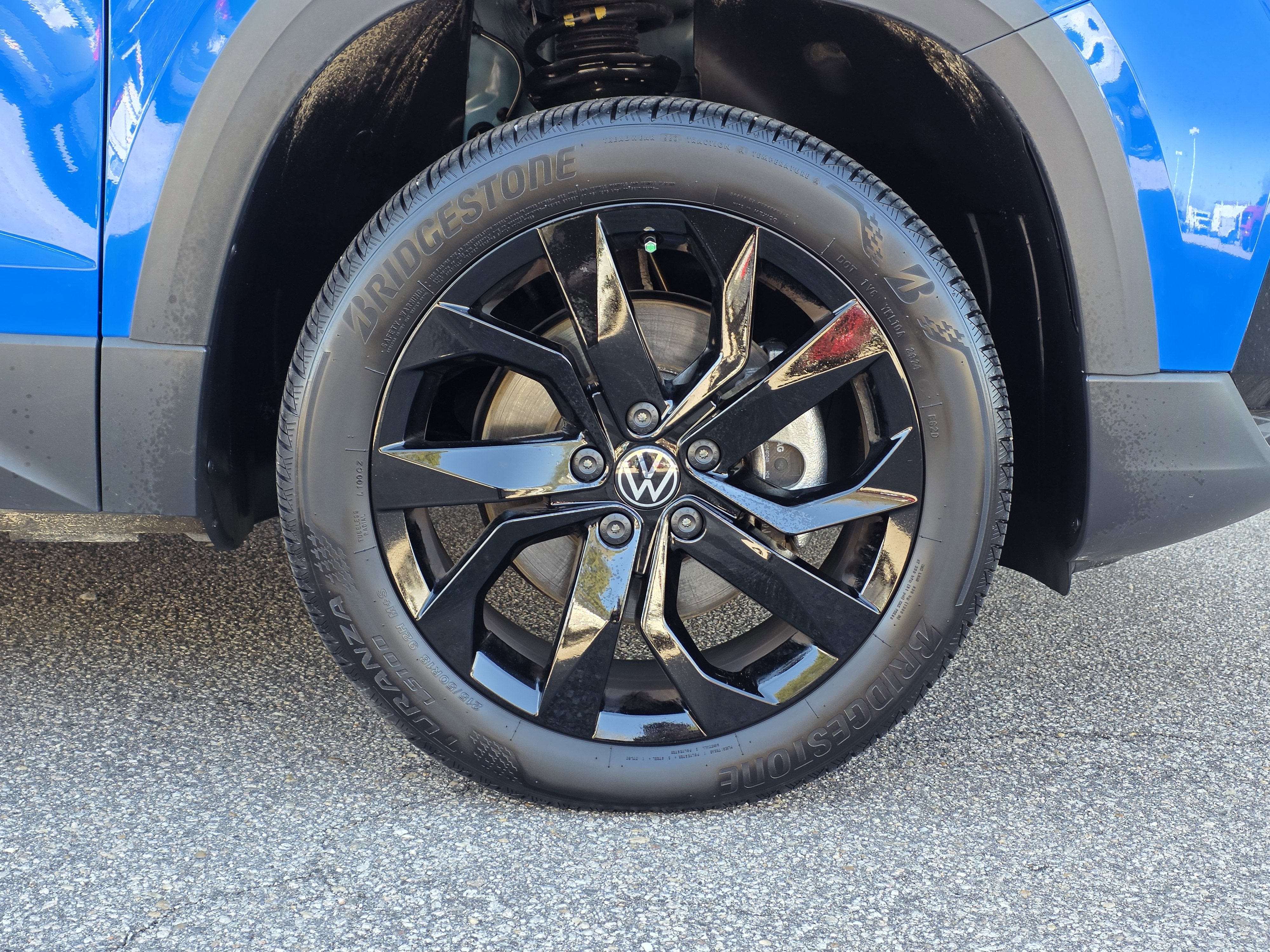 2024 Volkswagen Taos SE