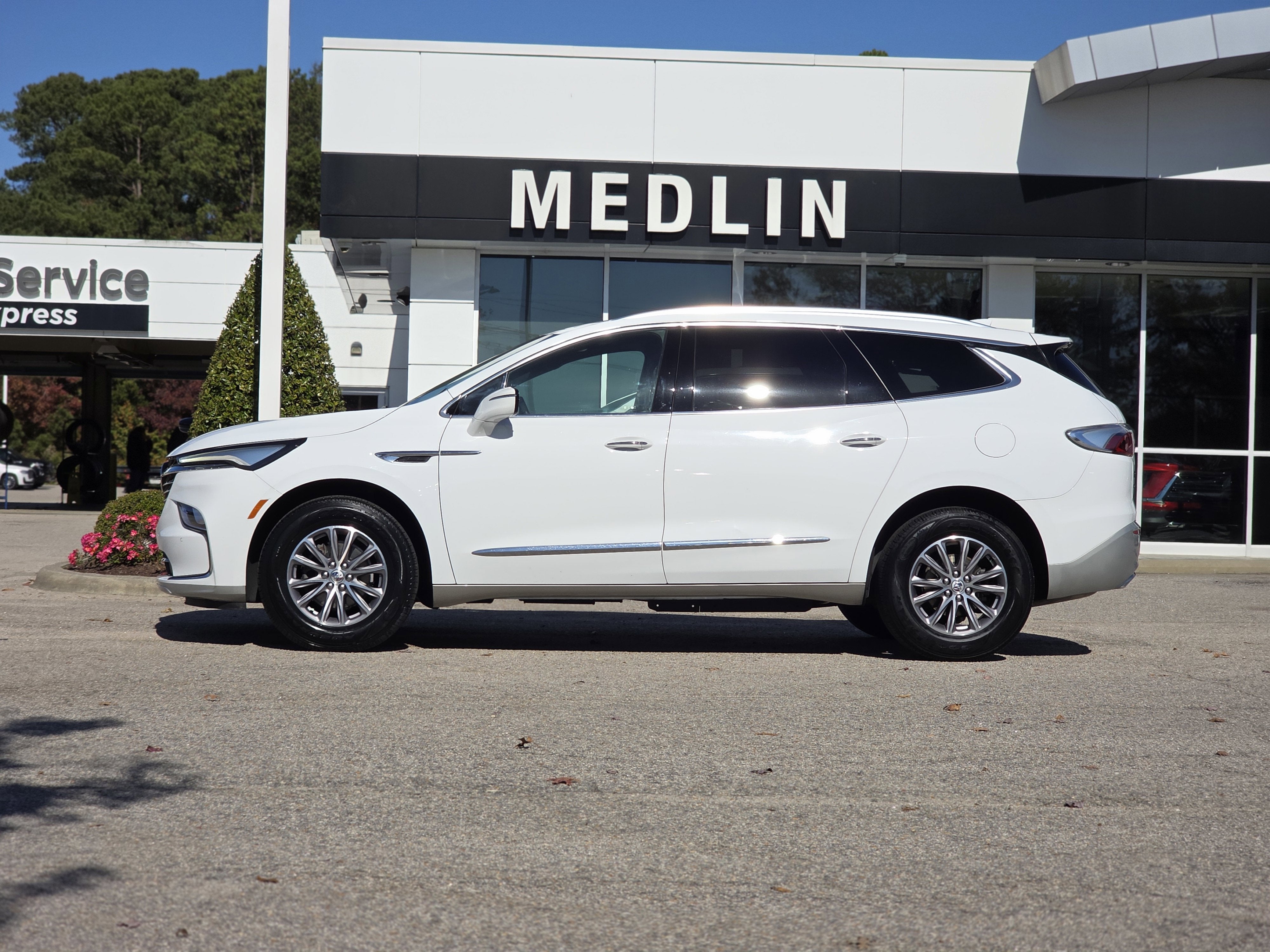 2023 Buick Enclave Essence