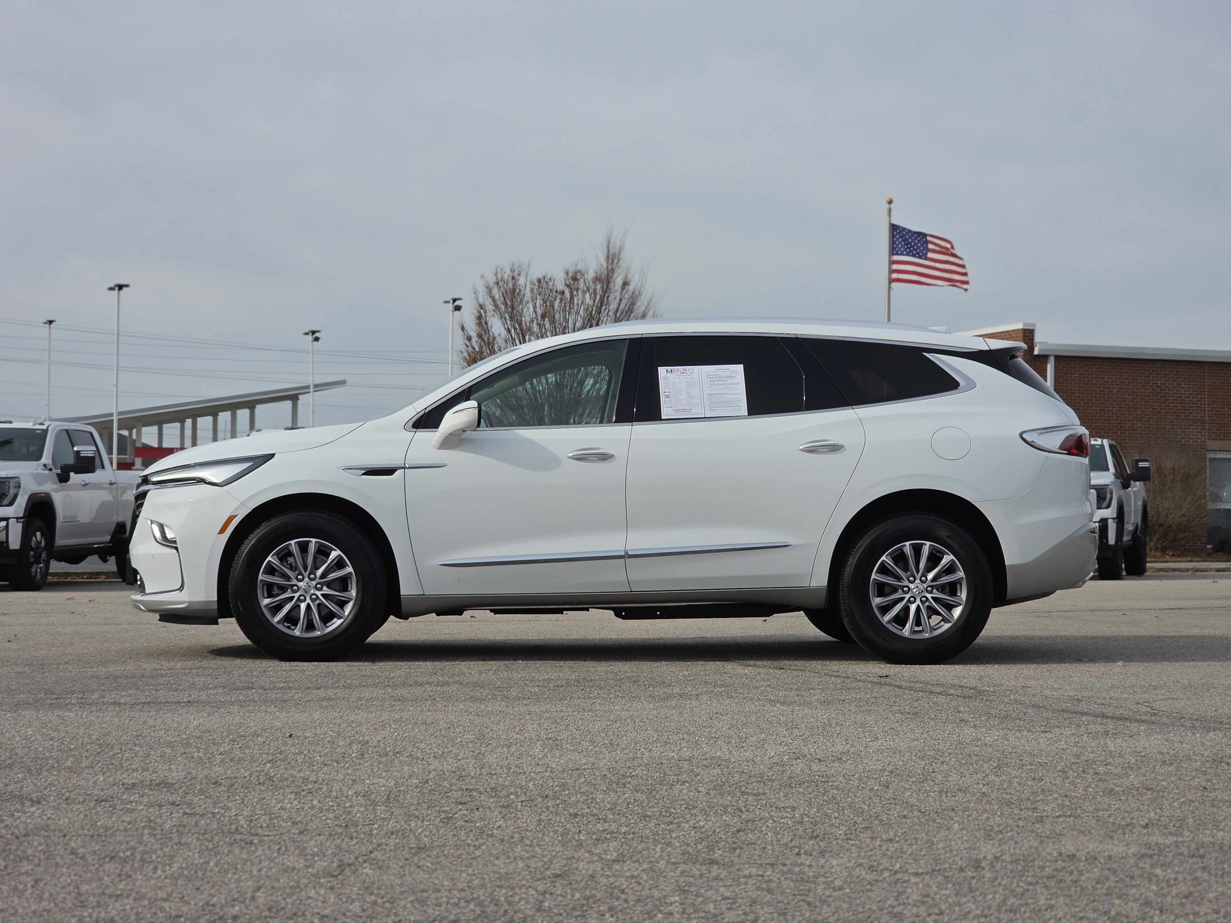 2023 Buick Enclave Essence