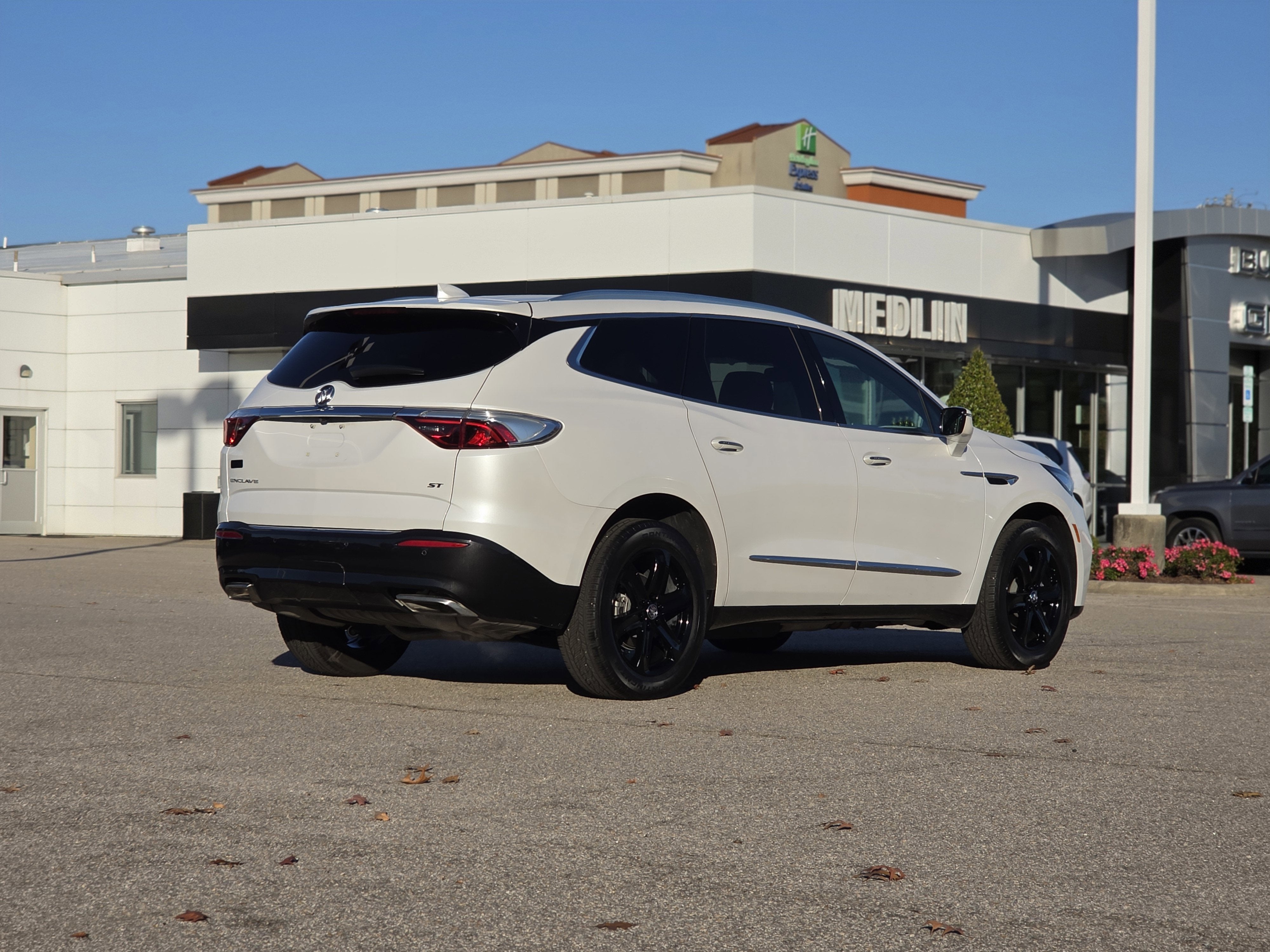 2023 Buick Enclave Essence