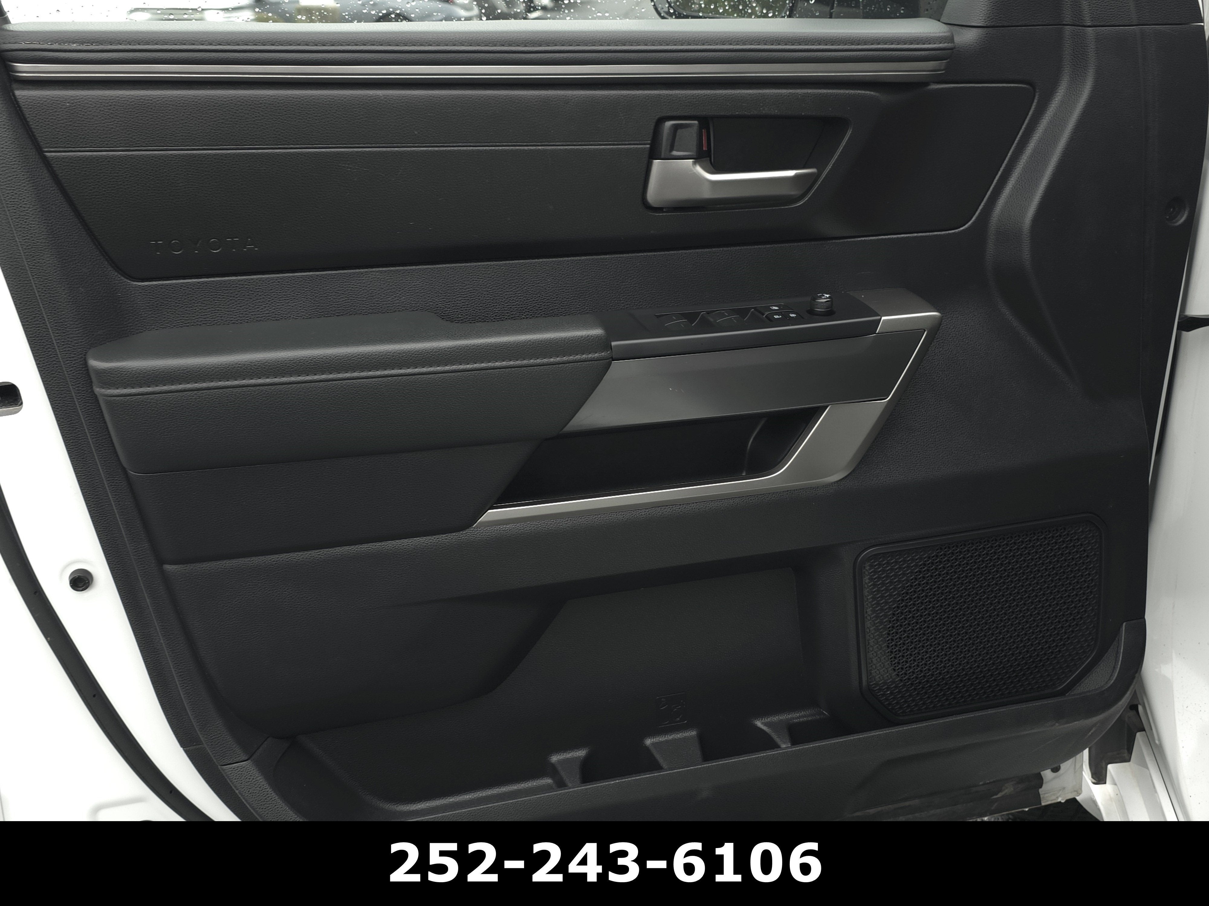 2022 Toyota Tundra 4WD SR5