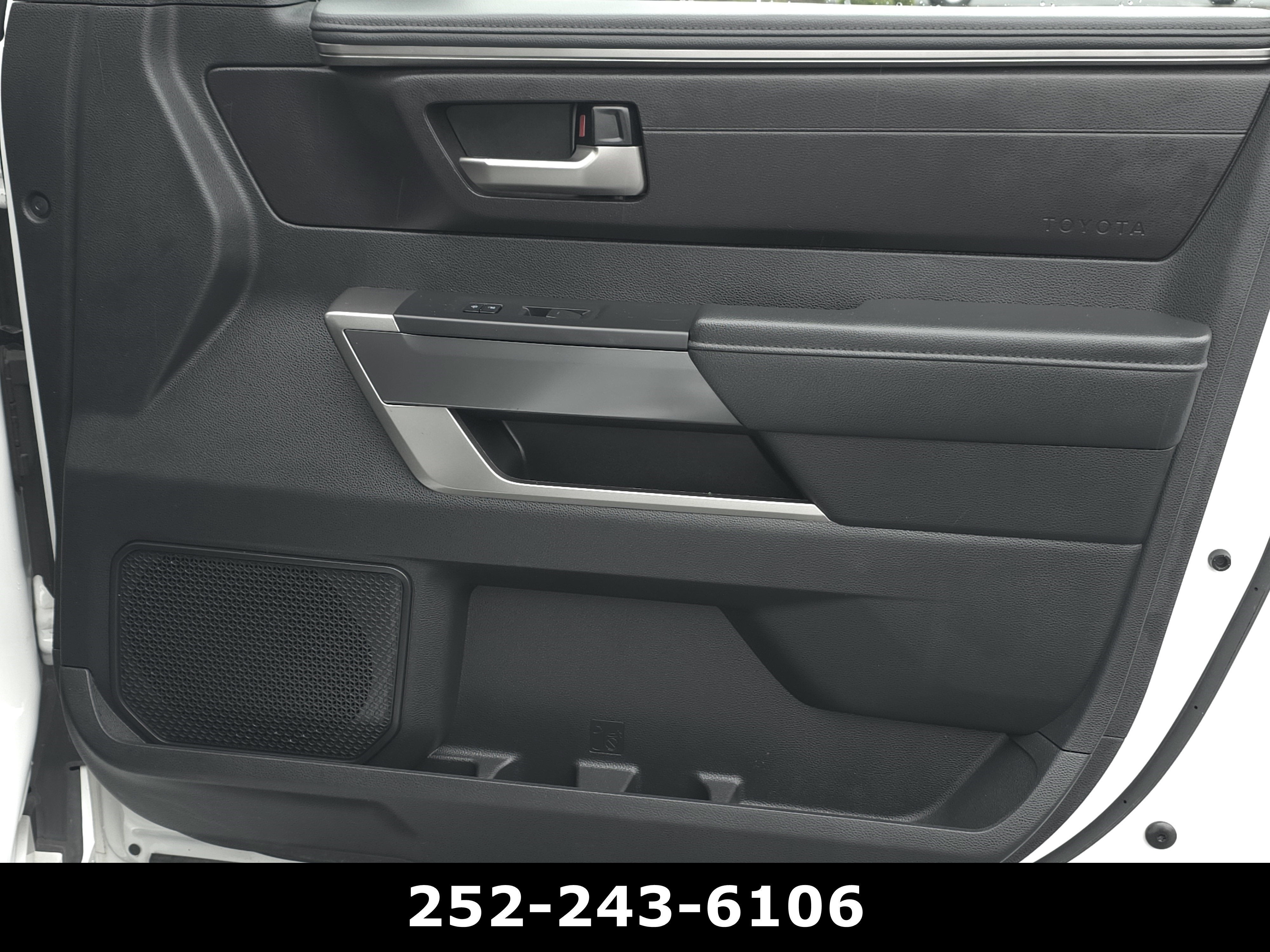 2022 Toyota Tundra 4WD SR5