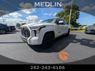 2022 Toyota Tundra 4WD SR5