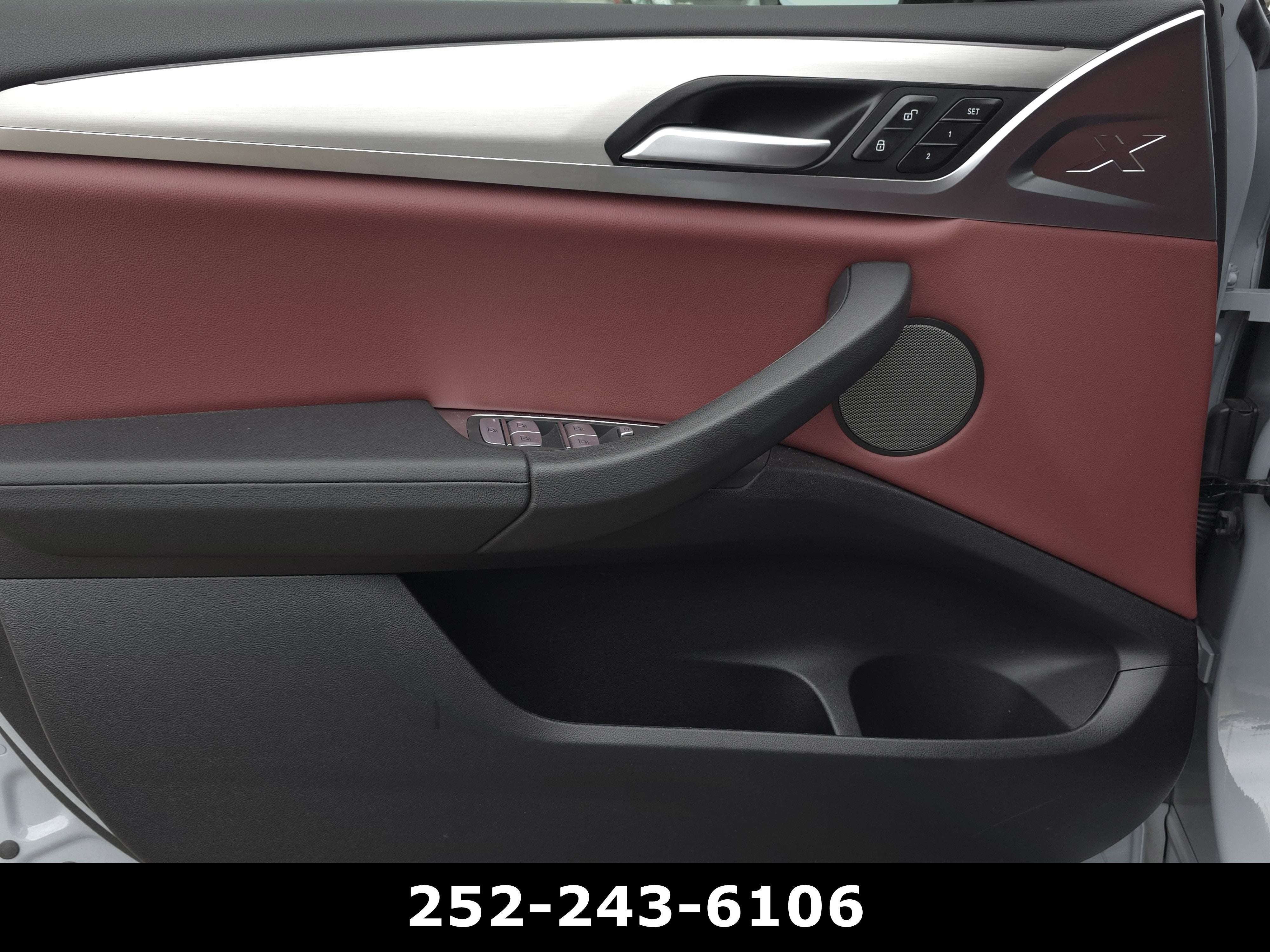 2025 BMW X4 xDrive30i