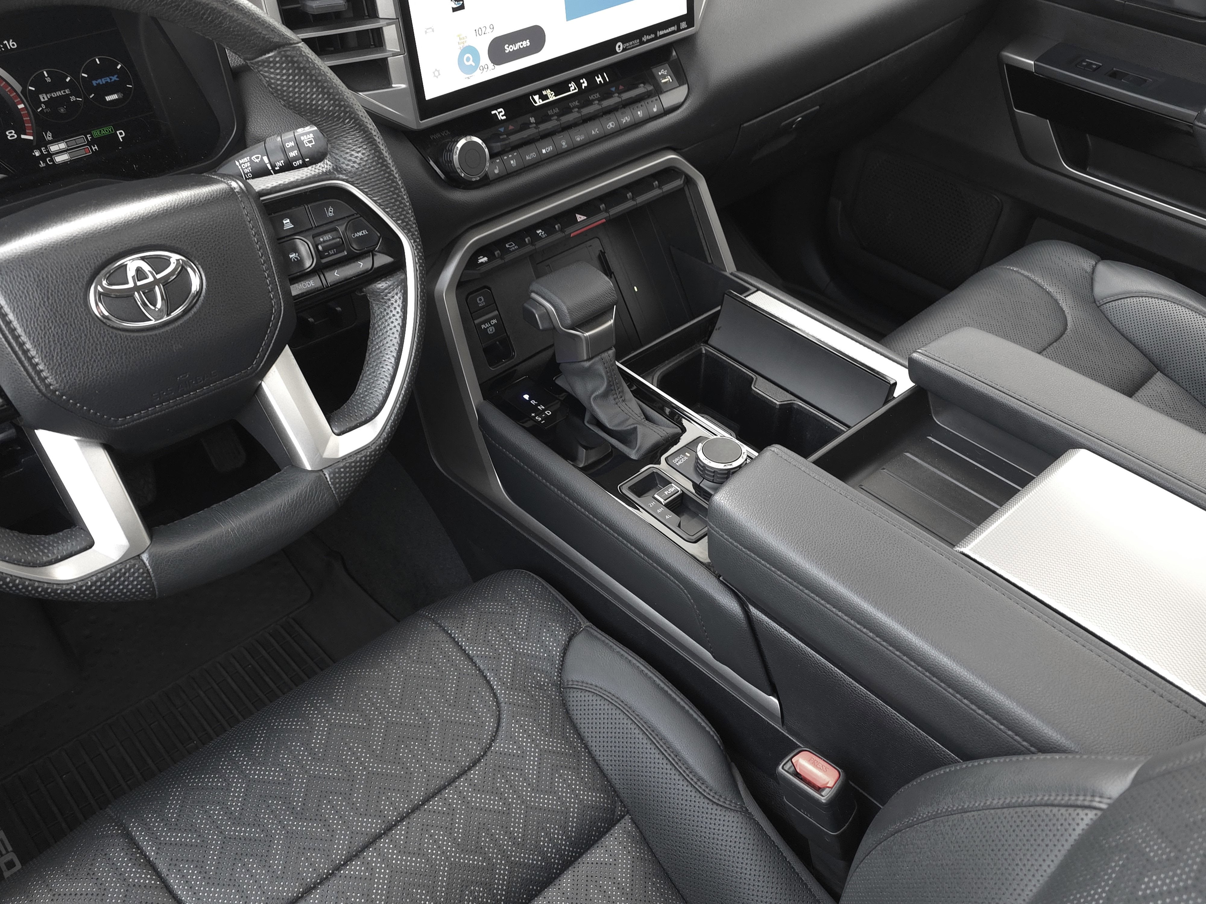 2024 Toyota Sequoia SR5