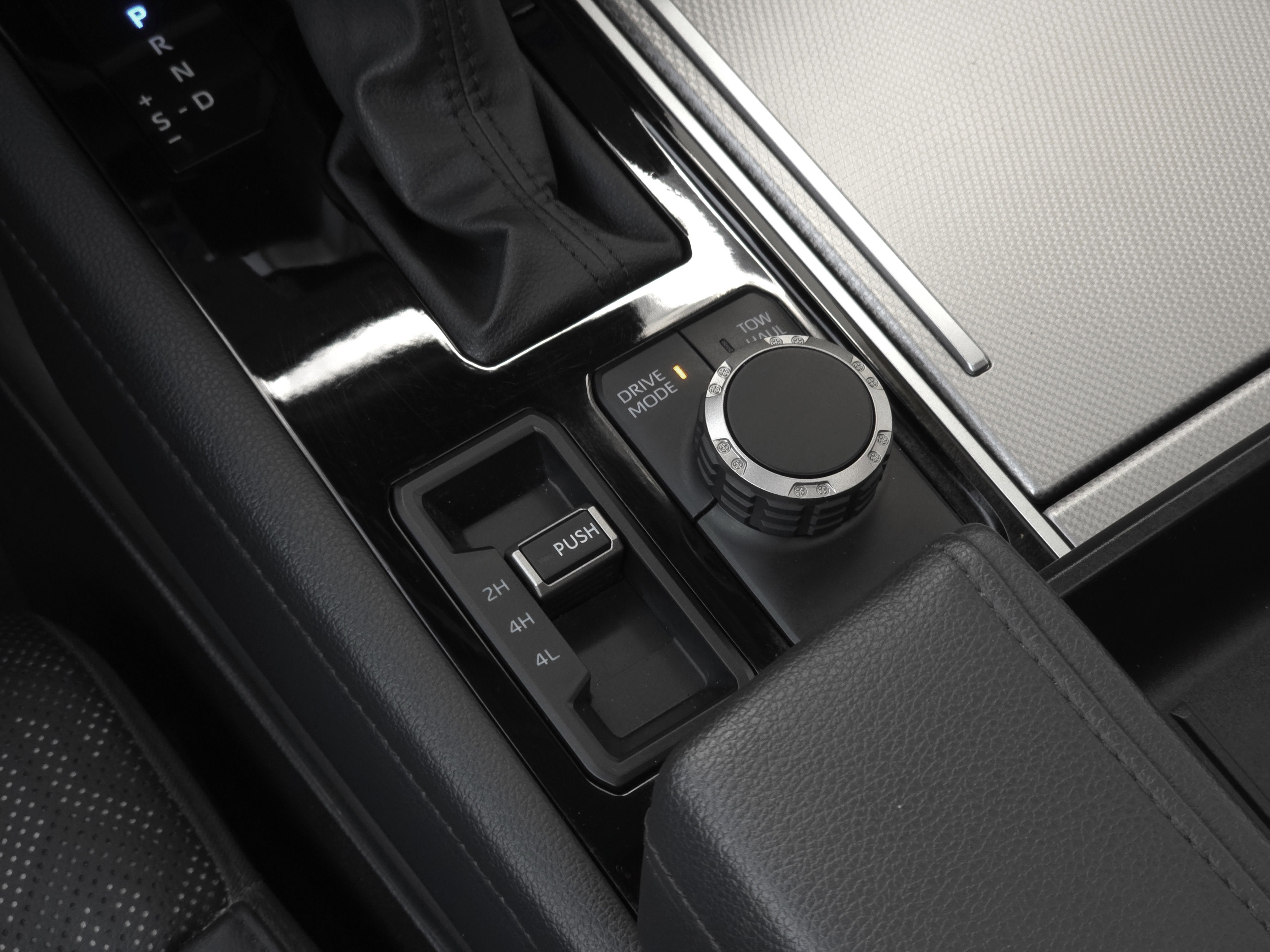 2024 Toyota Sequoia SR5