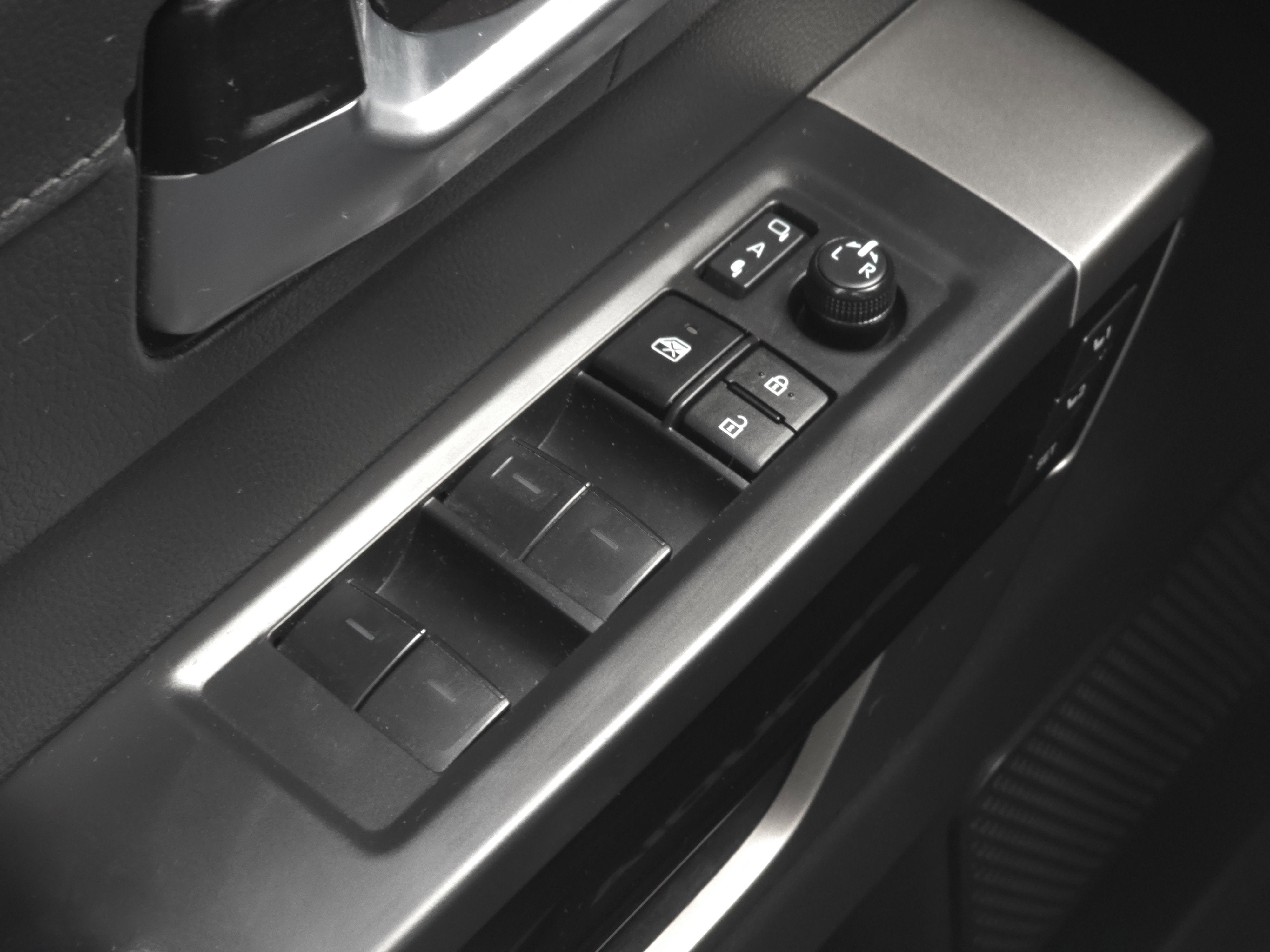 2024 Toyota Sequoia SR5