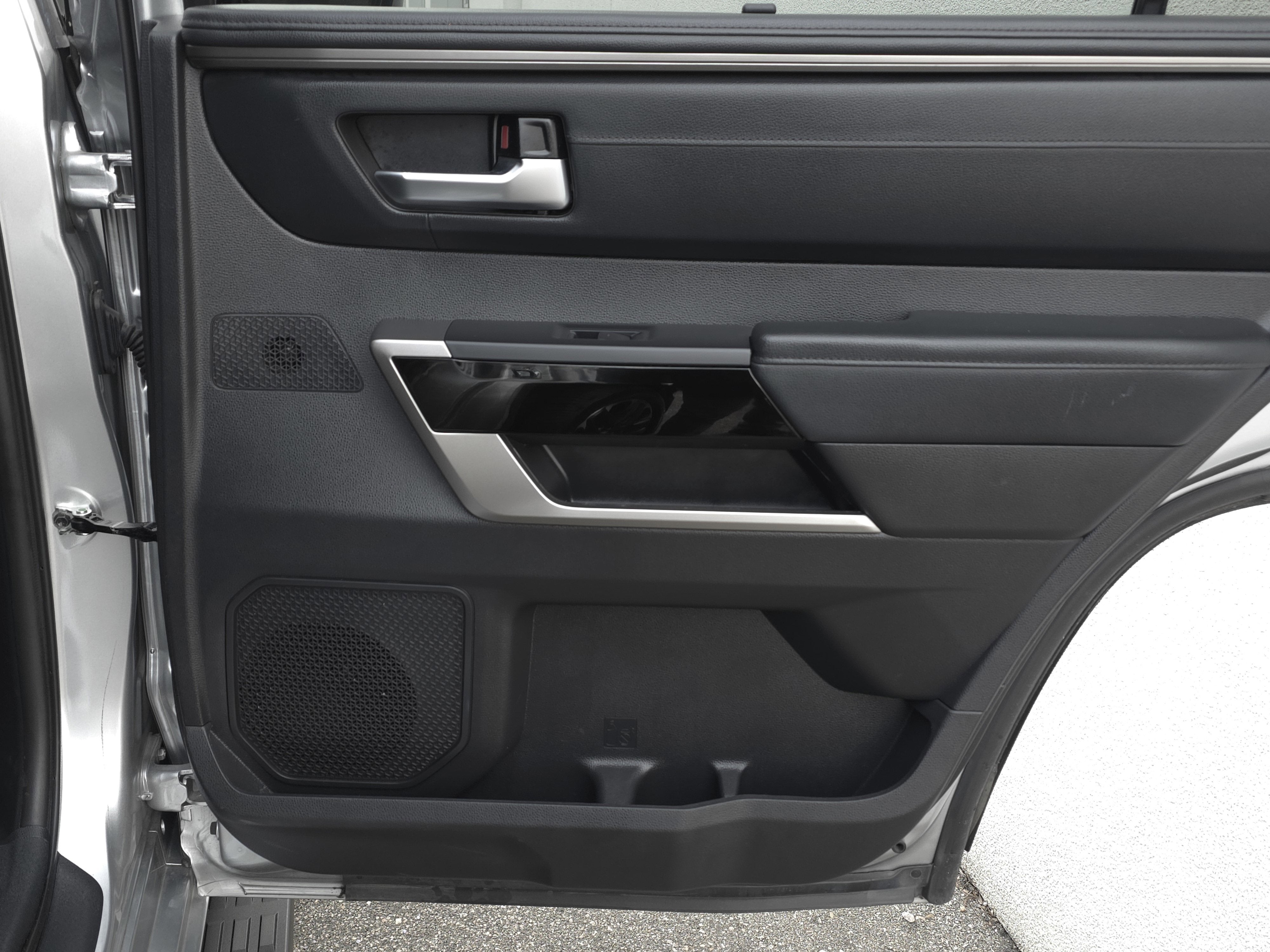 2024 Toyota Sequoia SR5