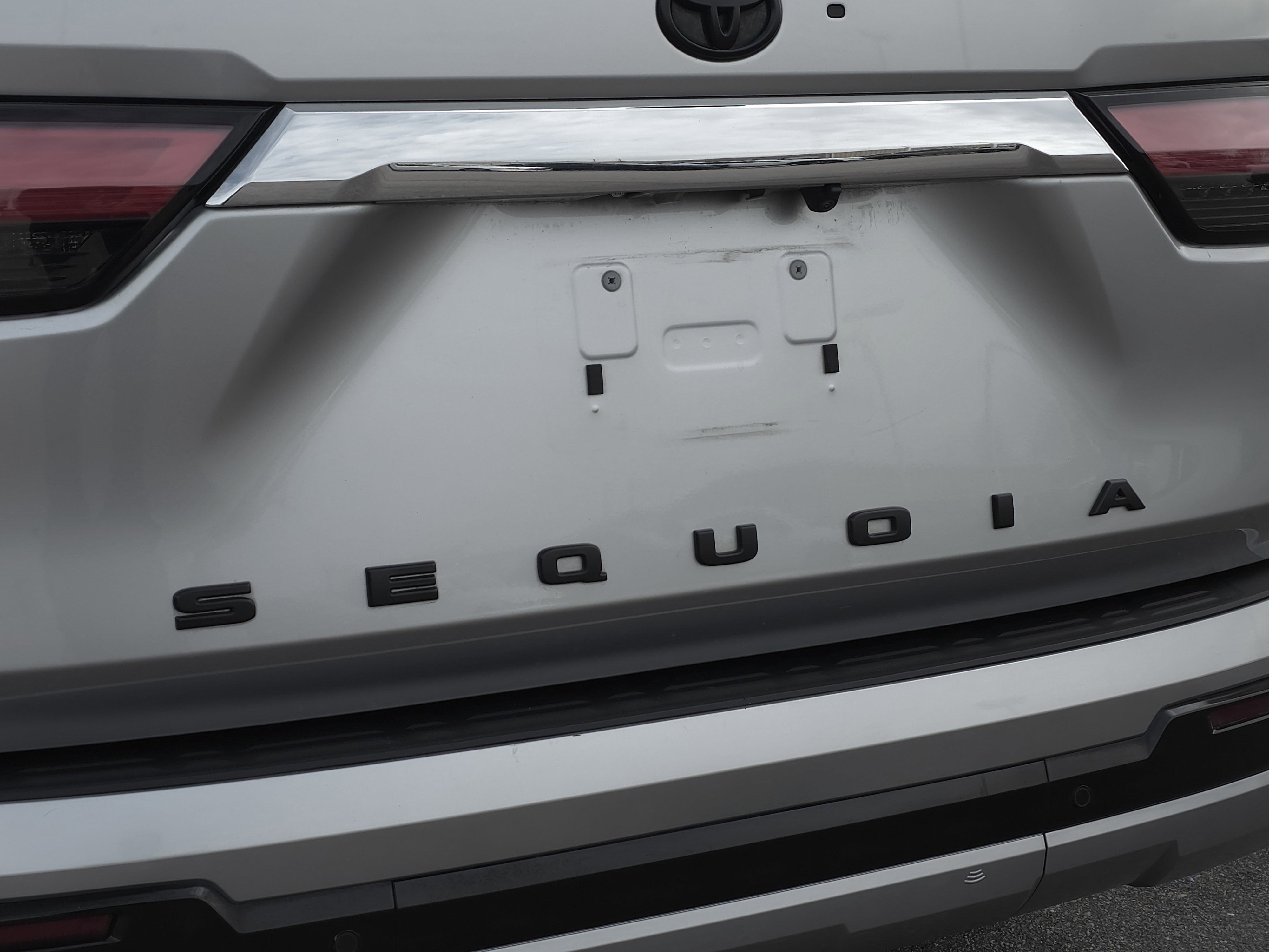 2024 Toyota Sequoia SR5