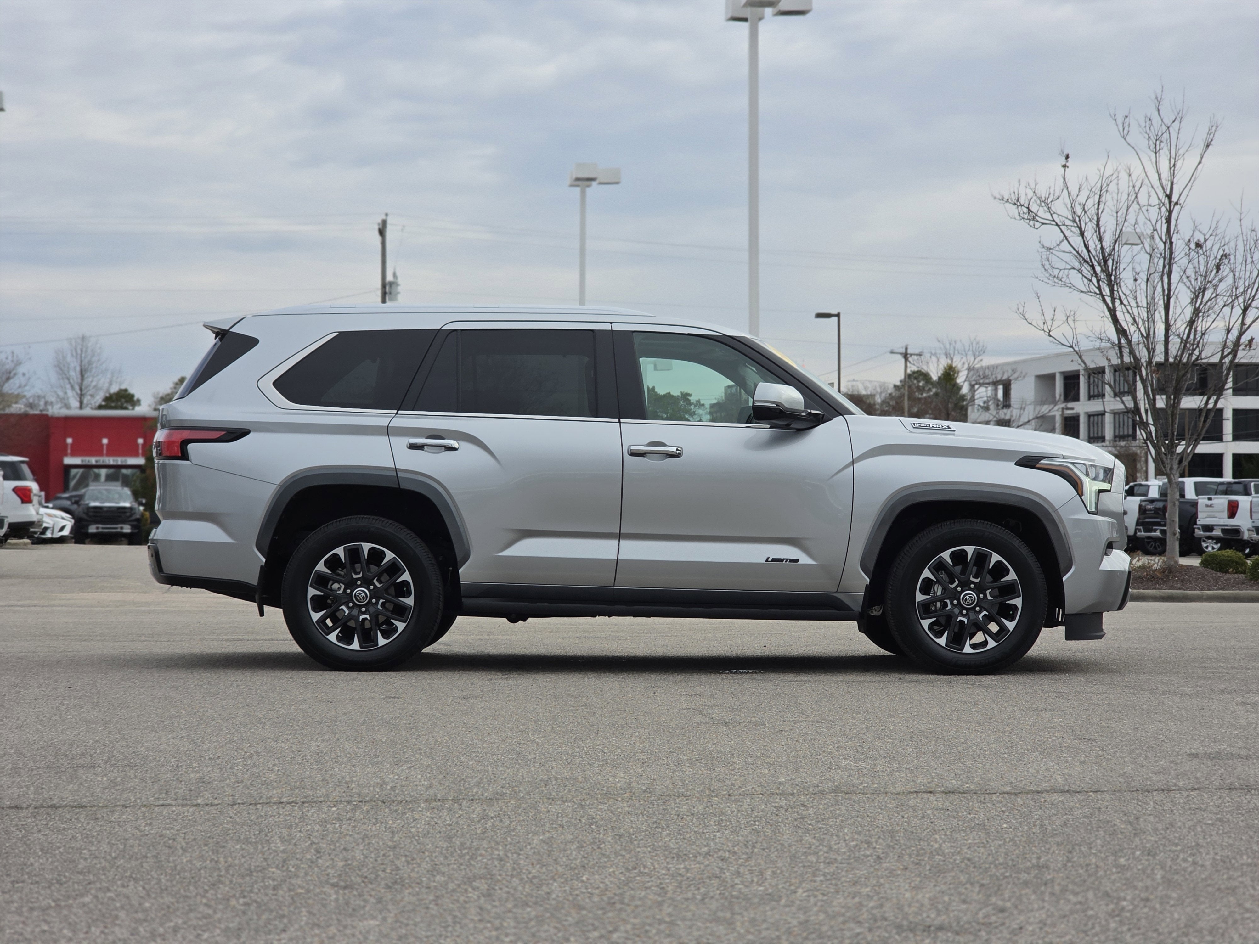 2024 Toyota Sequoia SR5