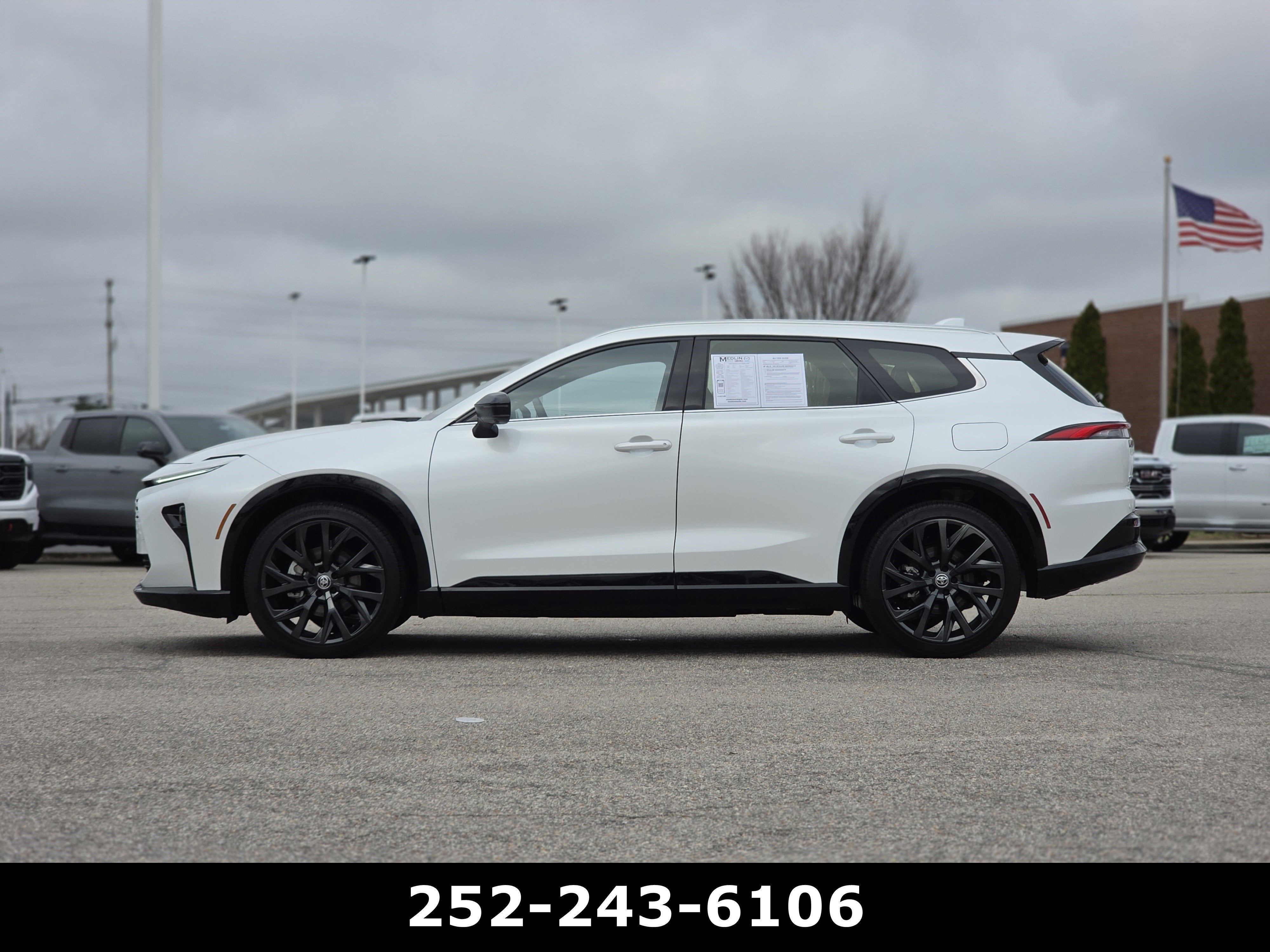 2025 Toyota Crown Signia XLE