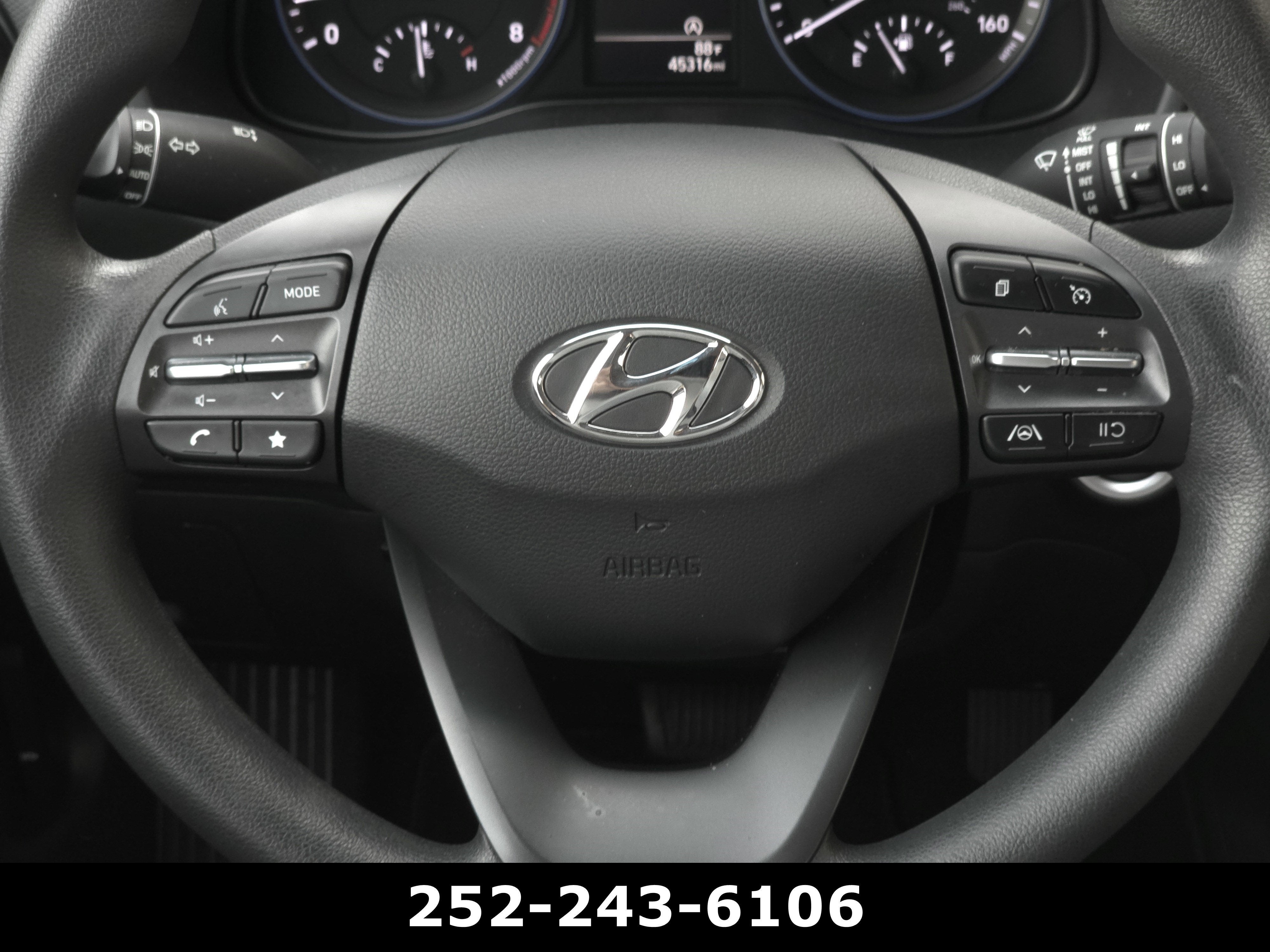 2023 Hyundai KONA SEL