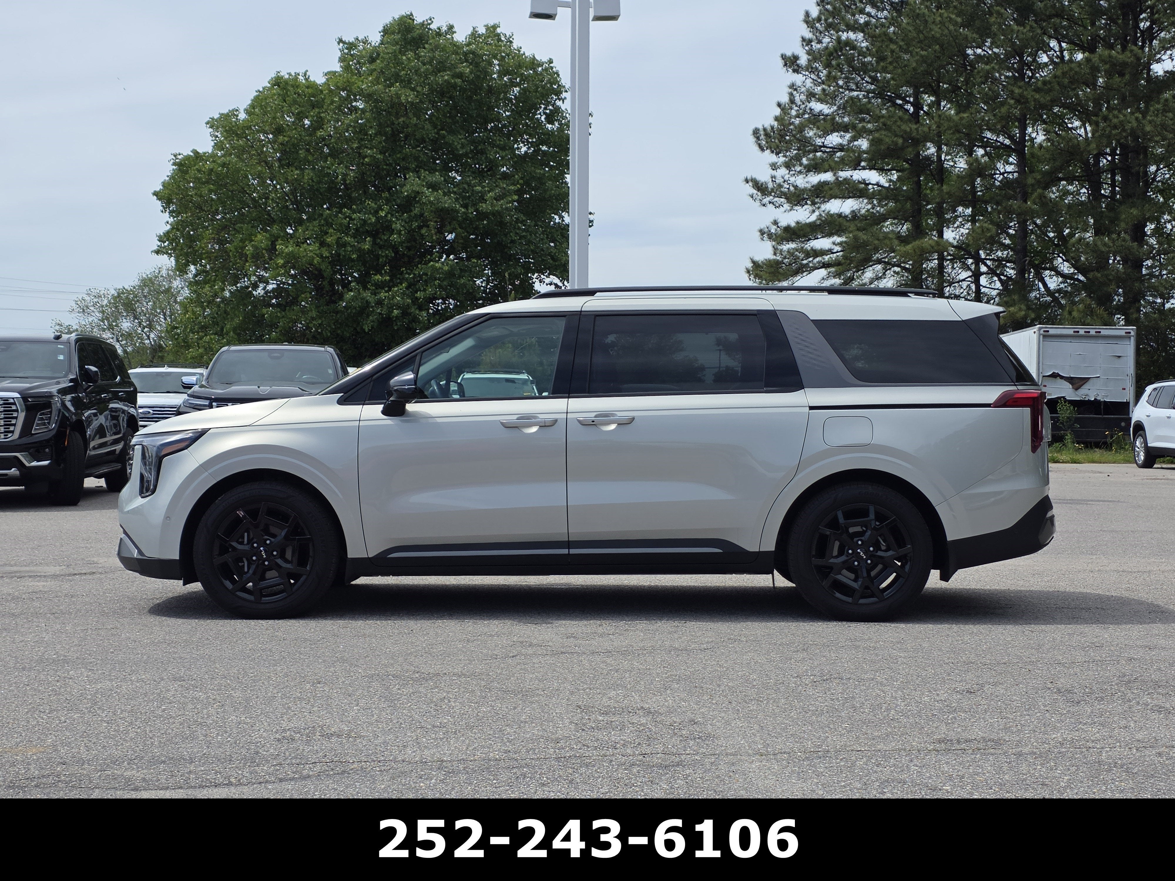 2025 Kia Carnival SX