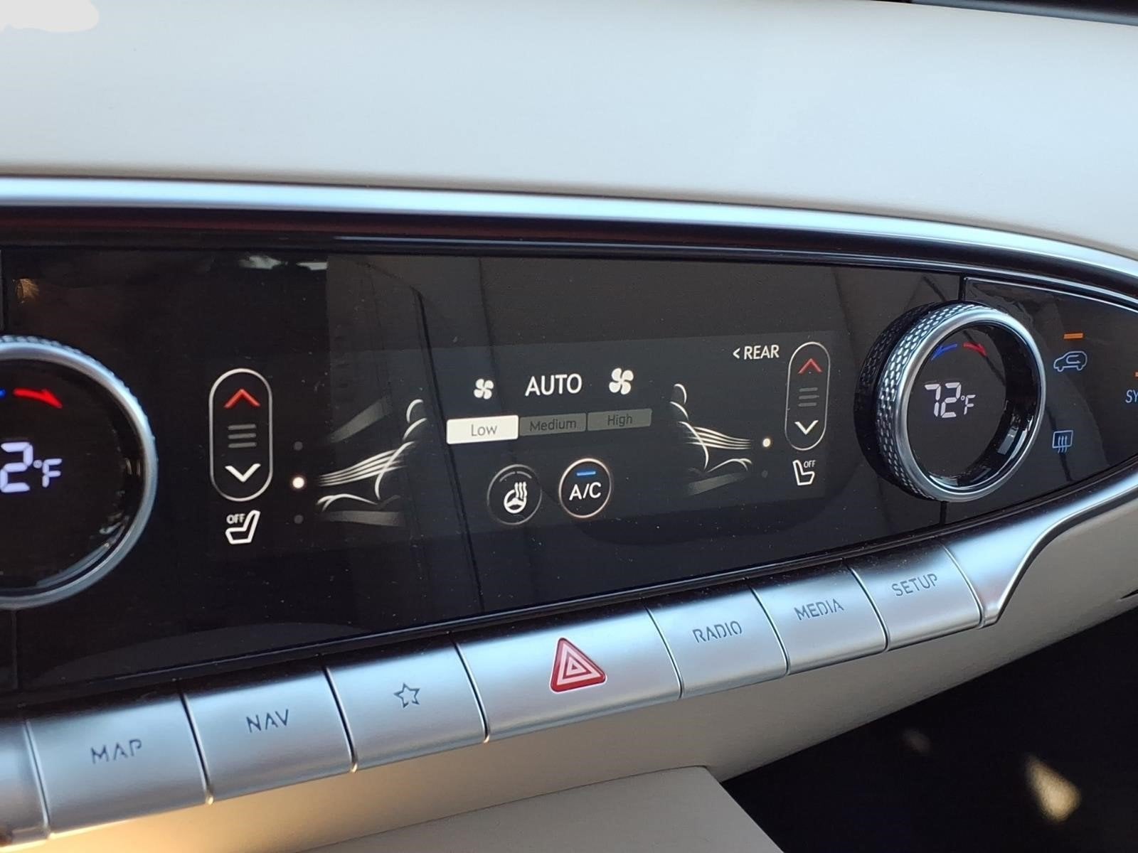 2024 Genesis GV70 2.5T